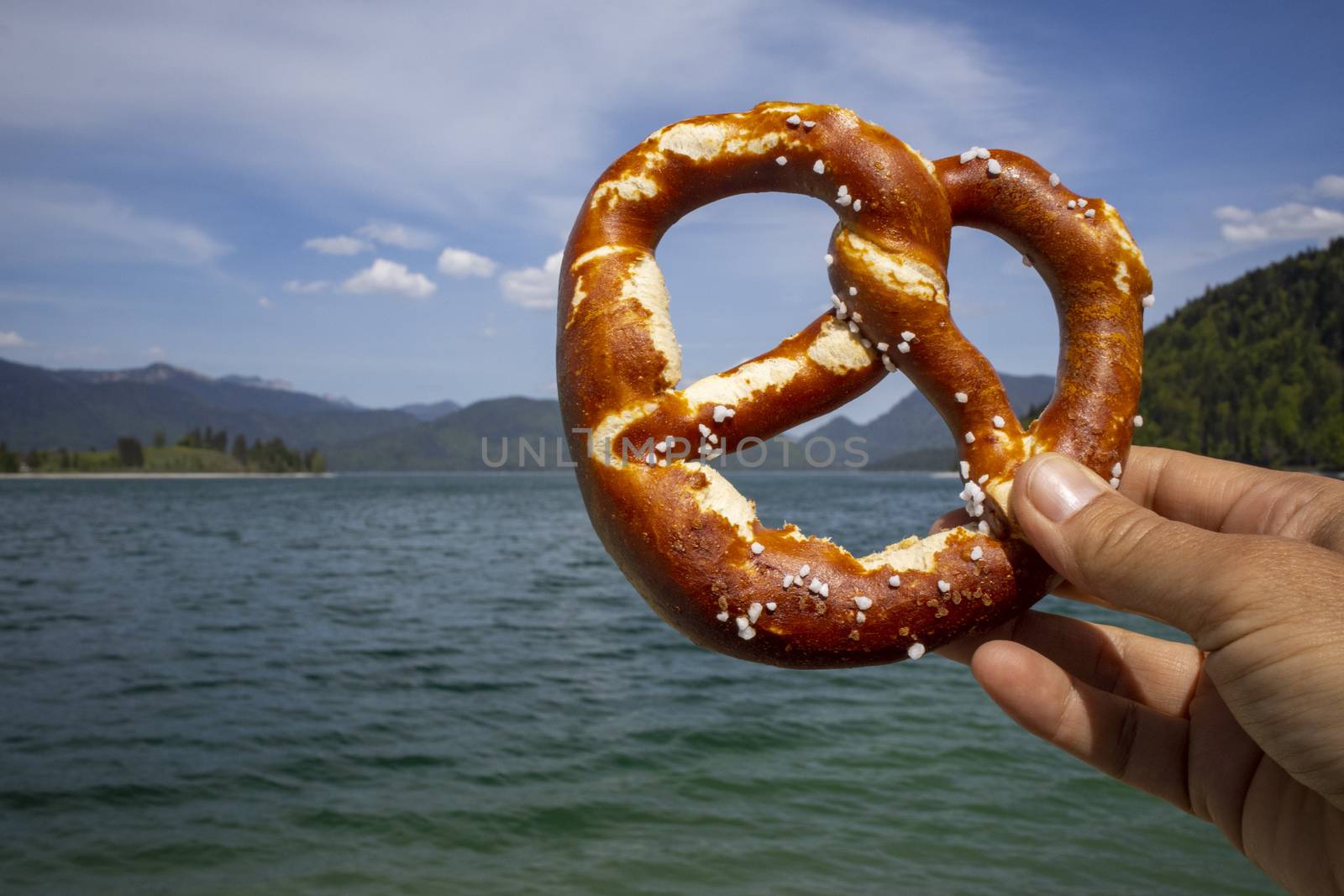pretzel at Walchensee by bernjuer