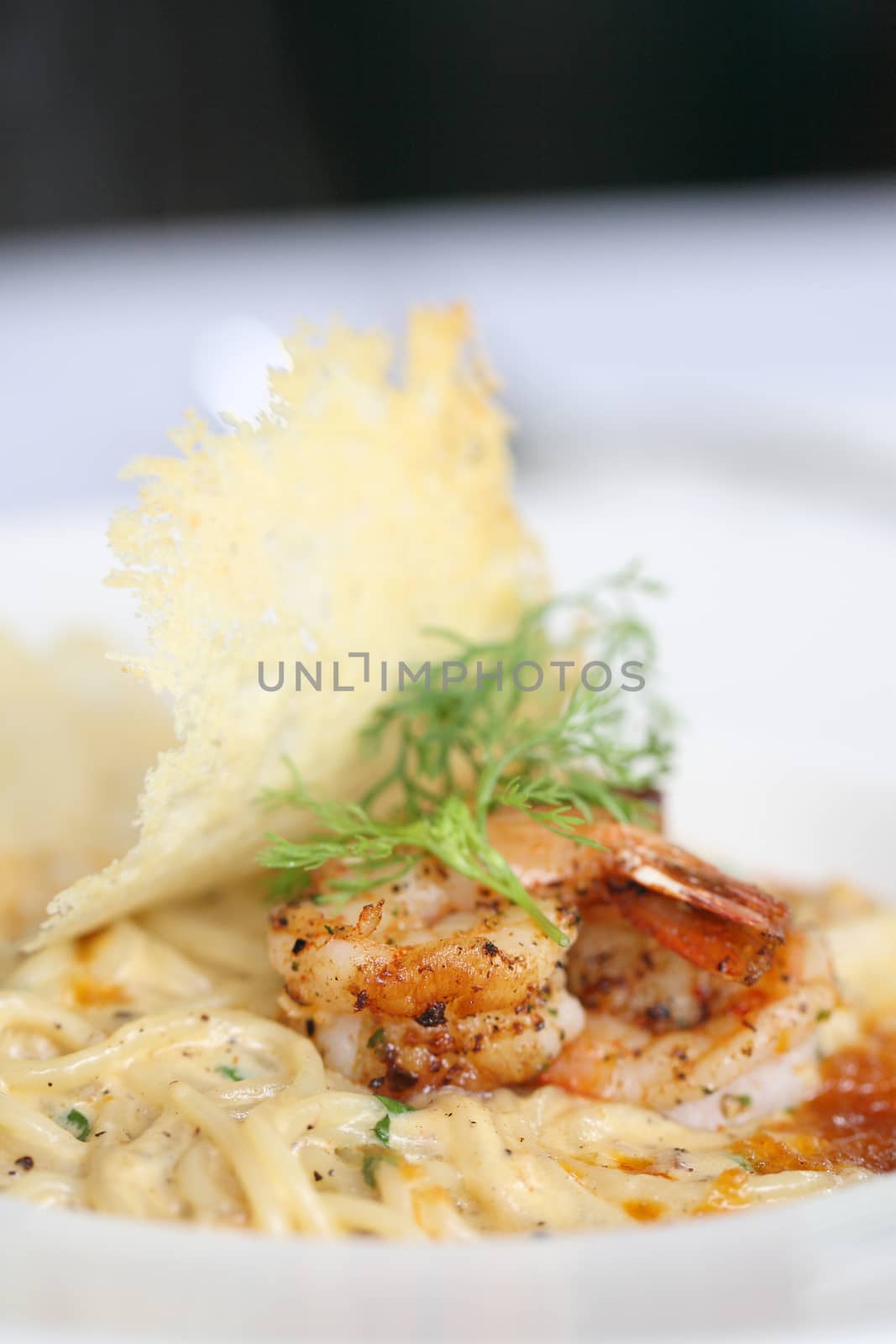 Spaghetti Carbonara with shrimp