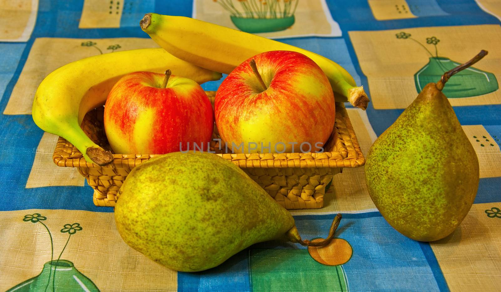 Fruit mix in the basket