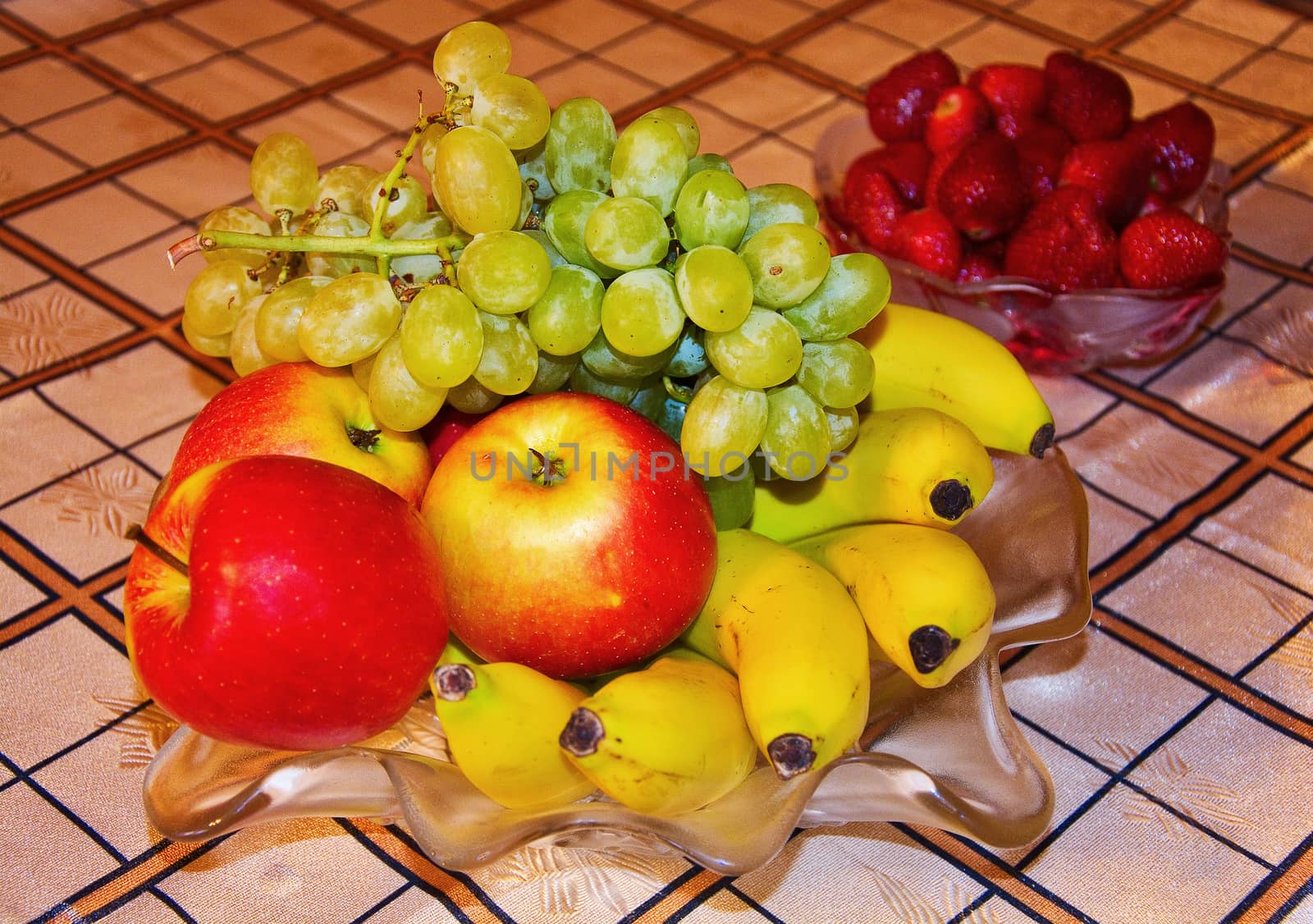 Table served with fresh fruit

vase, apples, grapes, bananas, serving, vitamins, fresh, natural, pure, washed, useful,