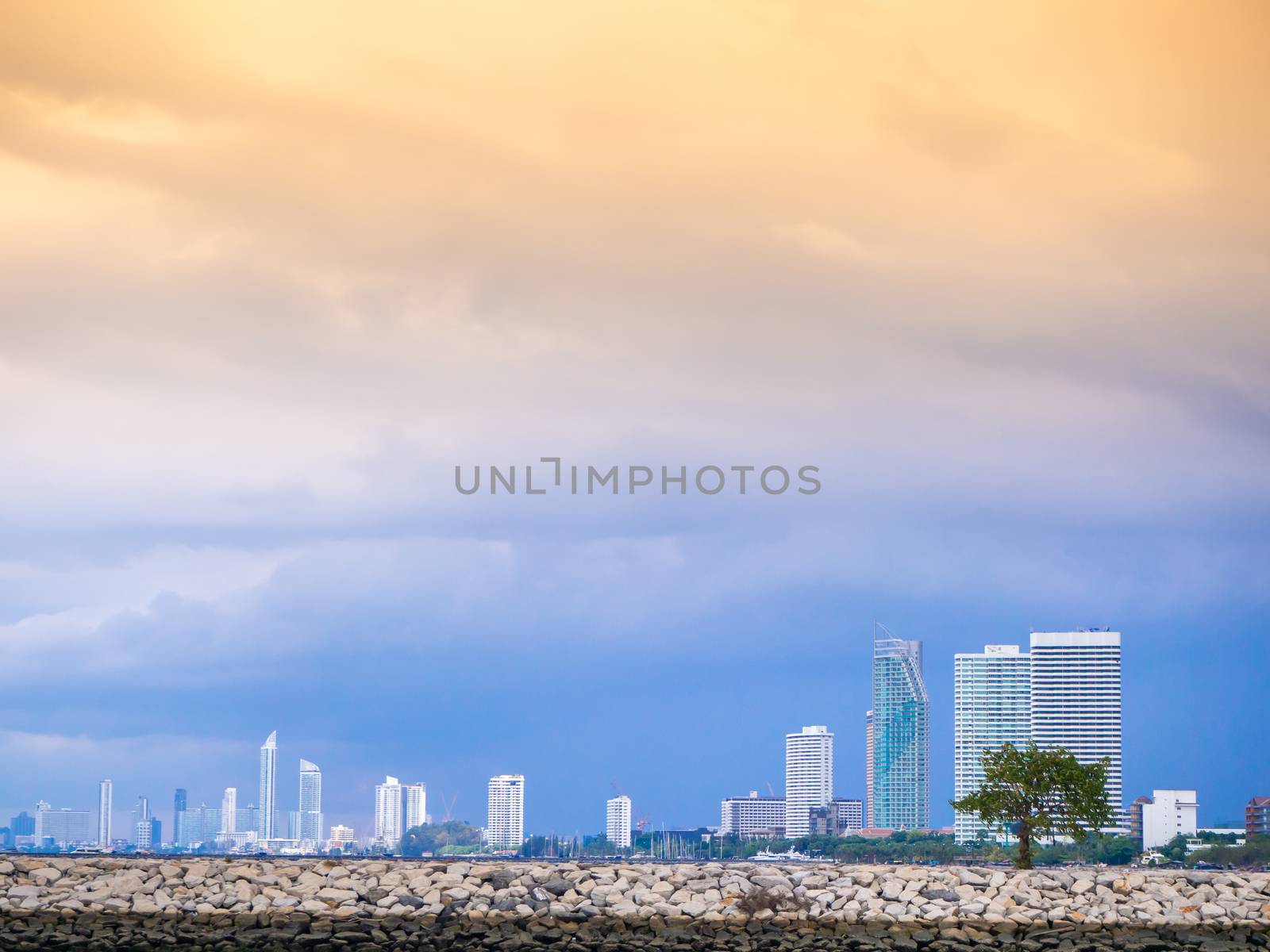 high  Building in Pattaya  Beach  and beautiful blue sea.