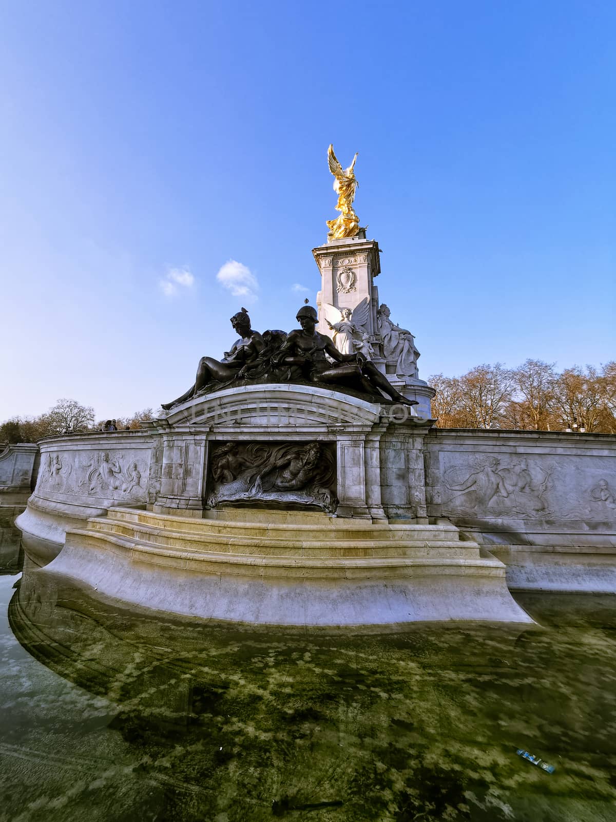 The Victoria Queen monument in front of Buckingham palace, London, England