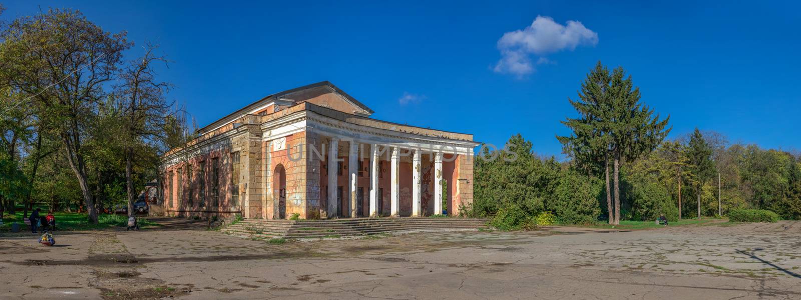 Dukovsky Park in Odessa, Ukraine by Multipedia