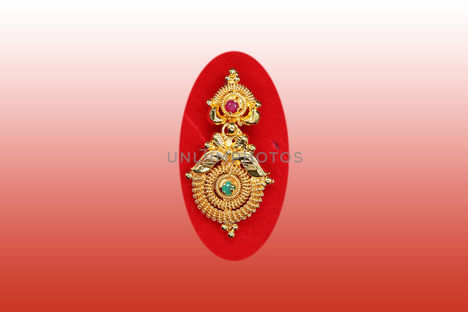 Wonderful design gold earring by 9500102400