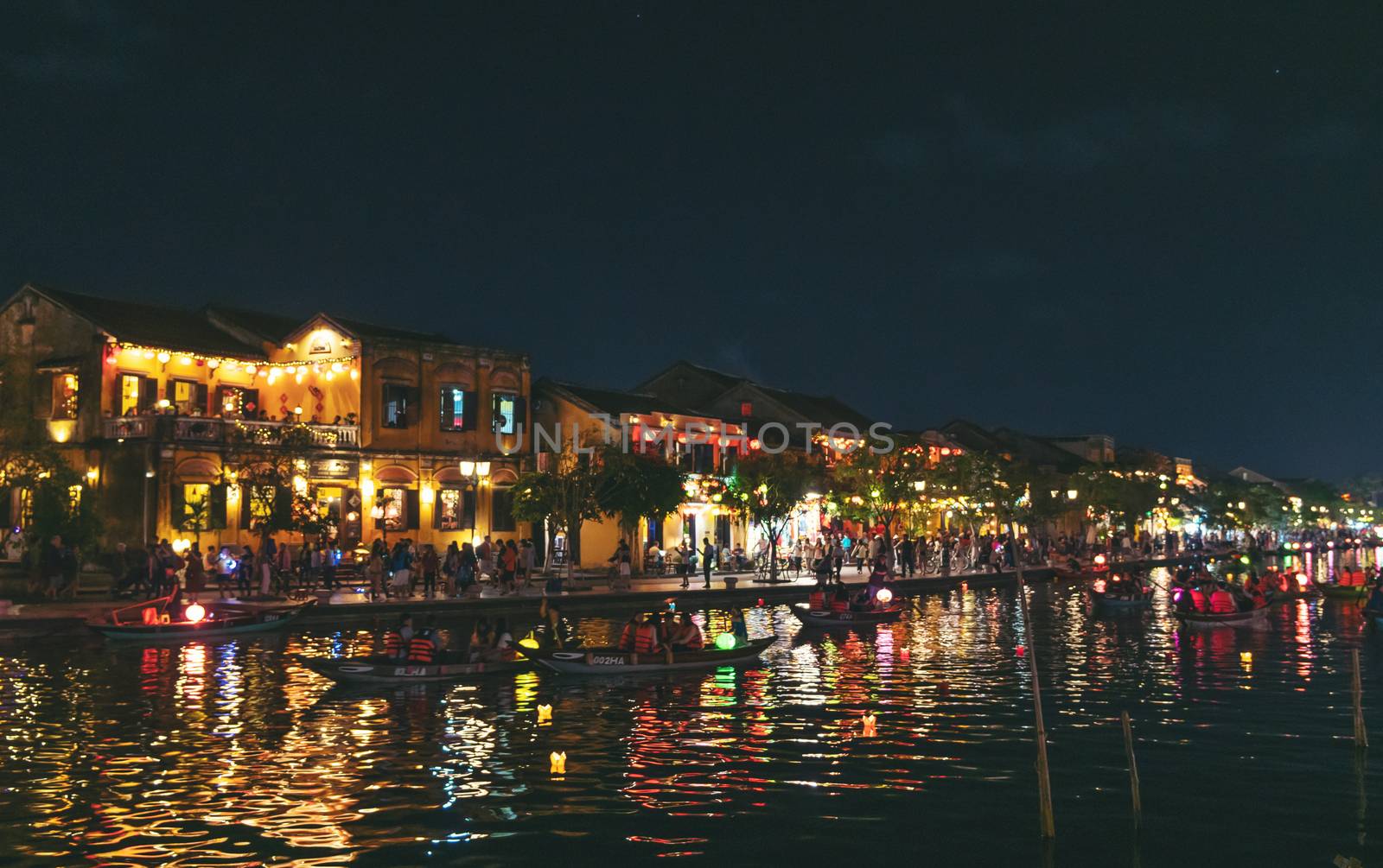 Hoi An ancient town by anankkml