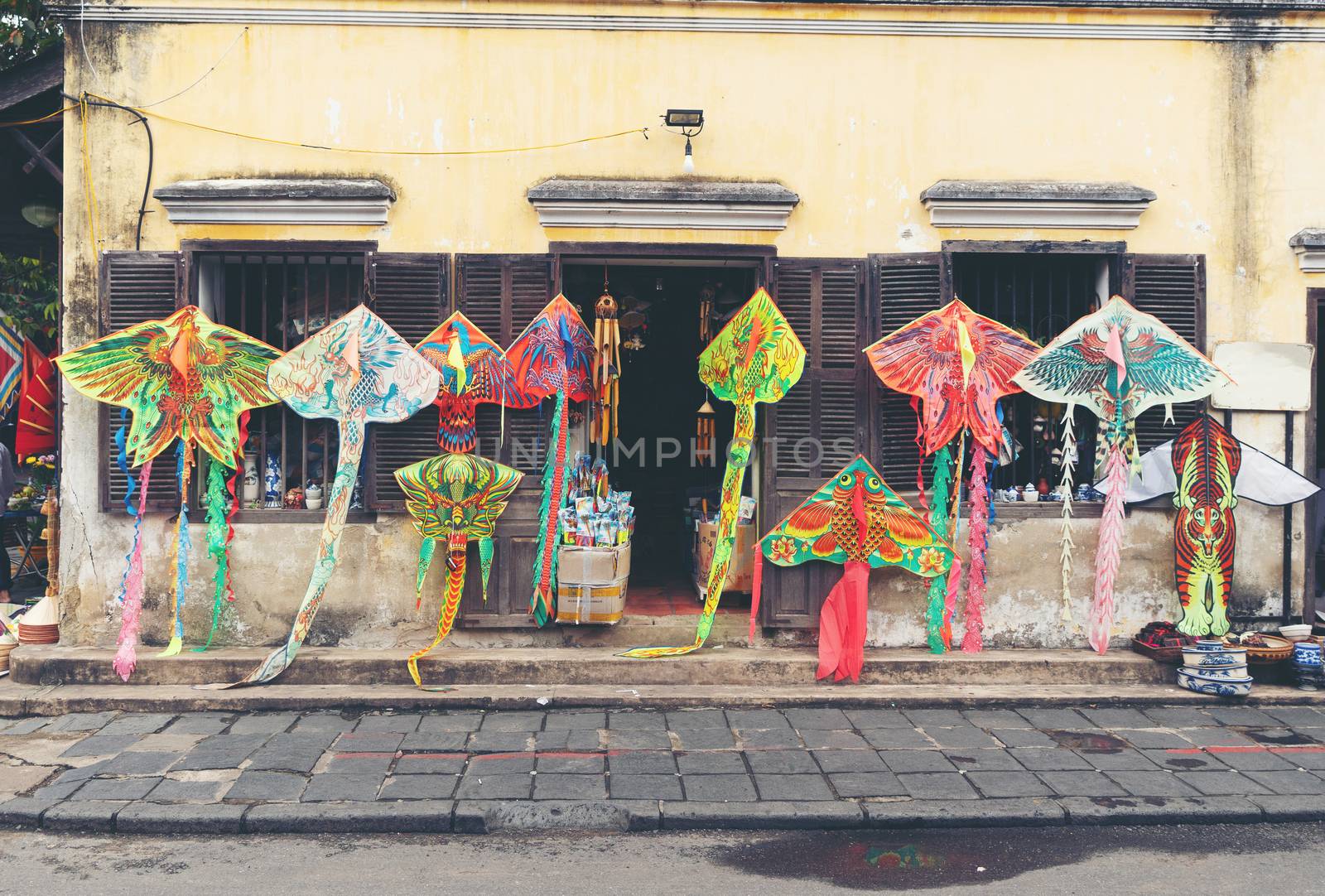 Hoi An ancient town by anankkml
