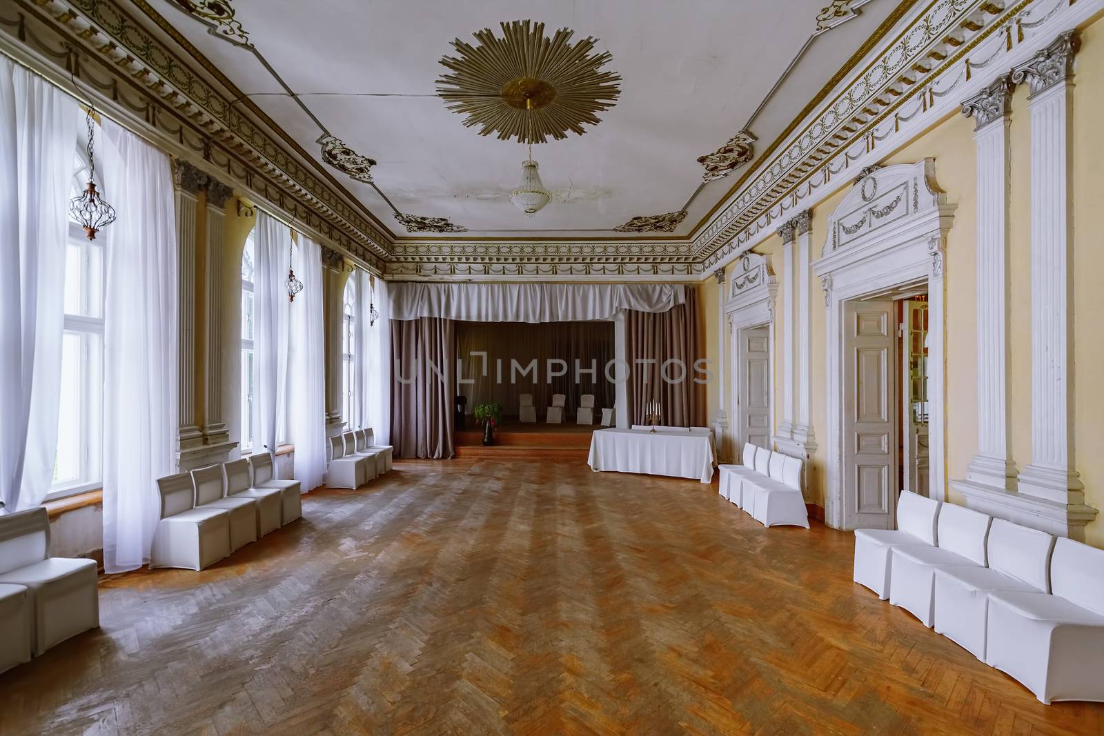 Large hall for guests in an abandoned palace