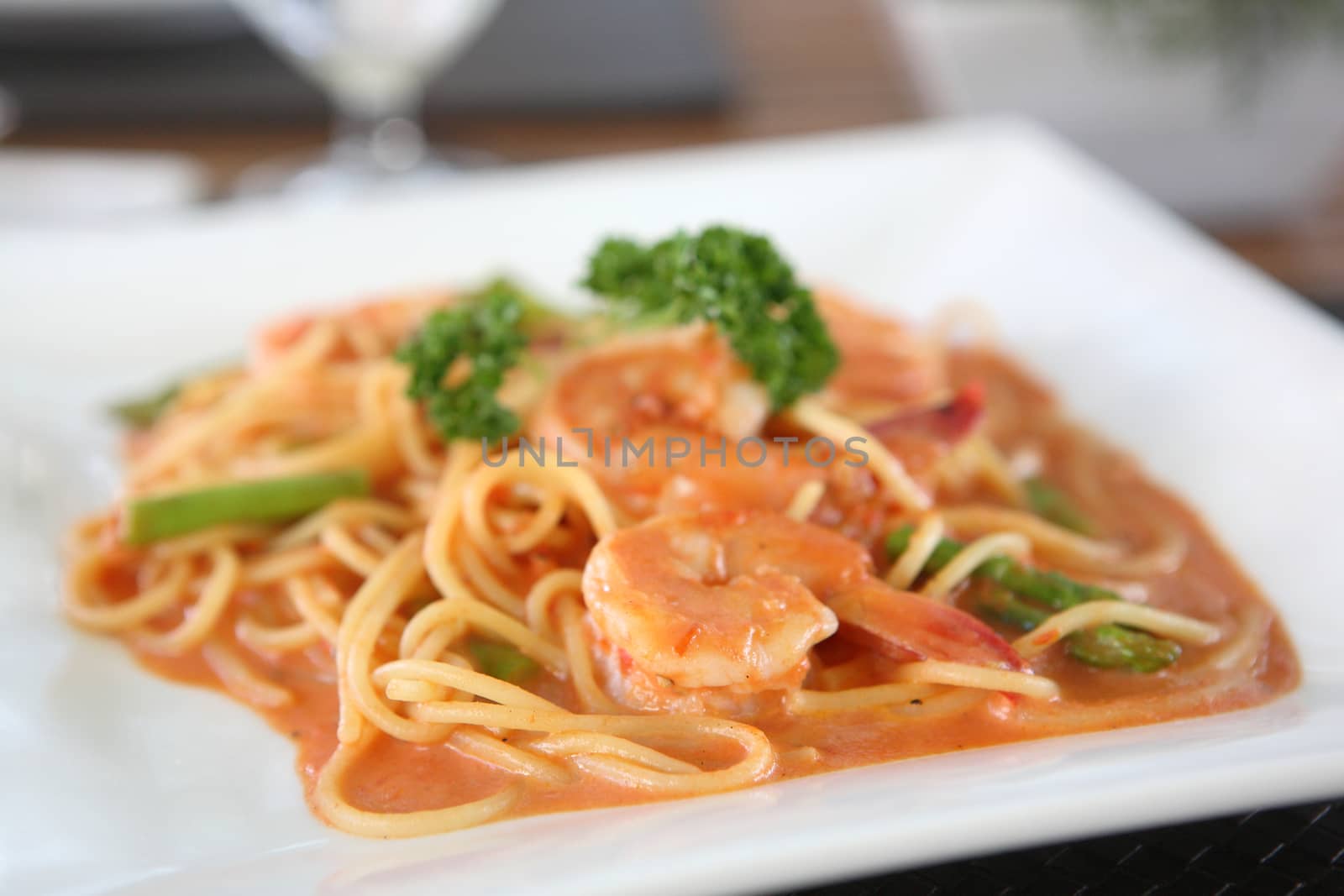 linguine pasta with shrimps in tomato sauce 
