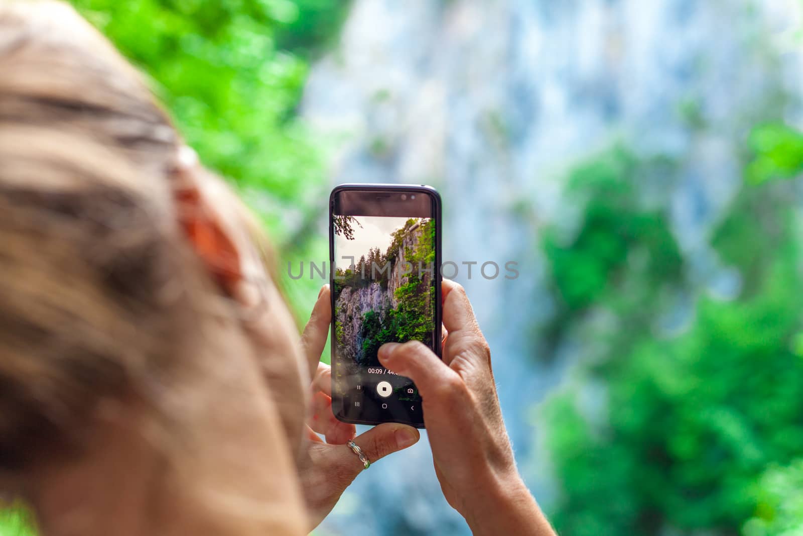 shooting rock cliffs with a smart phone by Edophoto