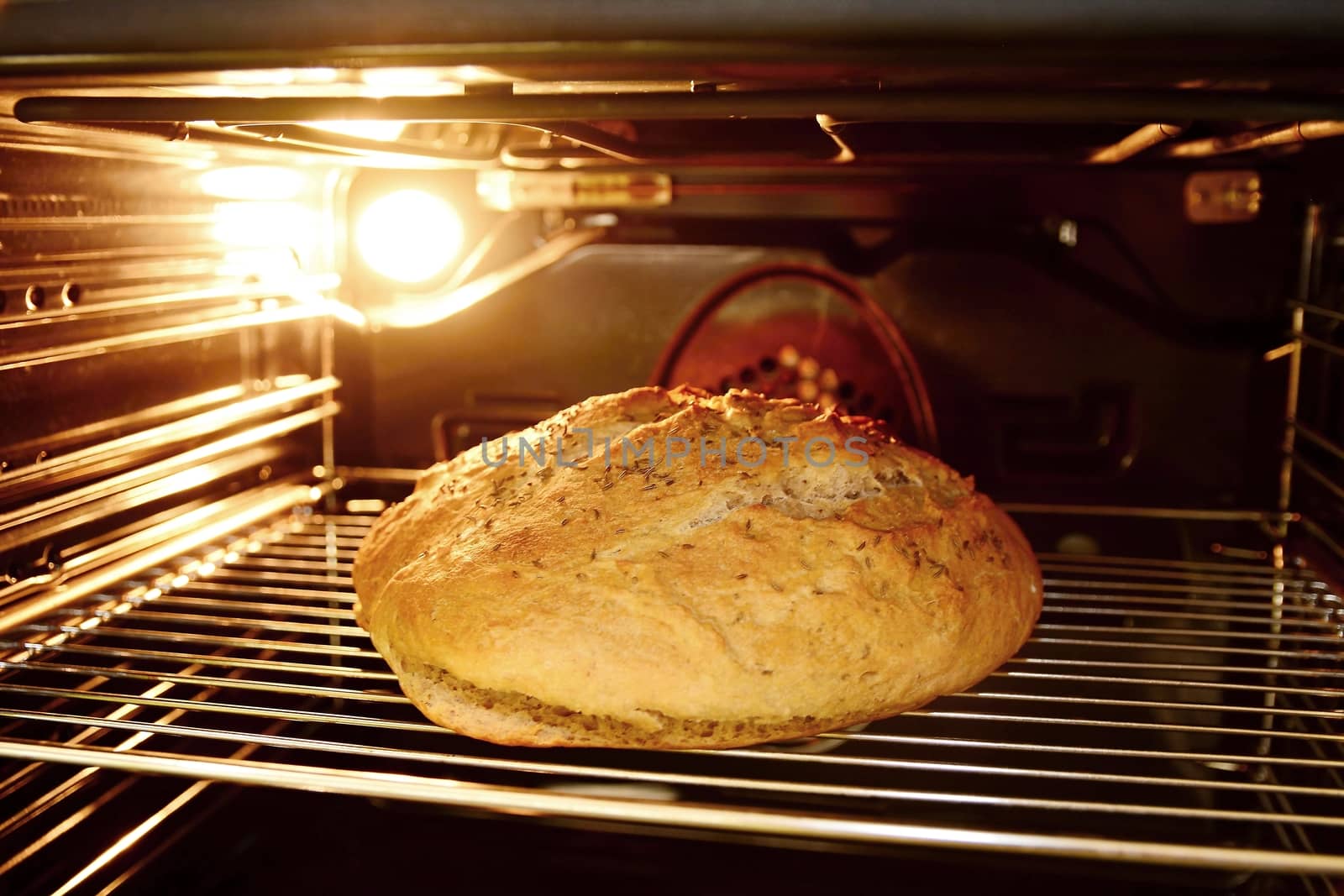 Baking bread in oven by hamik