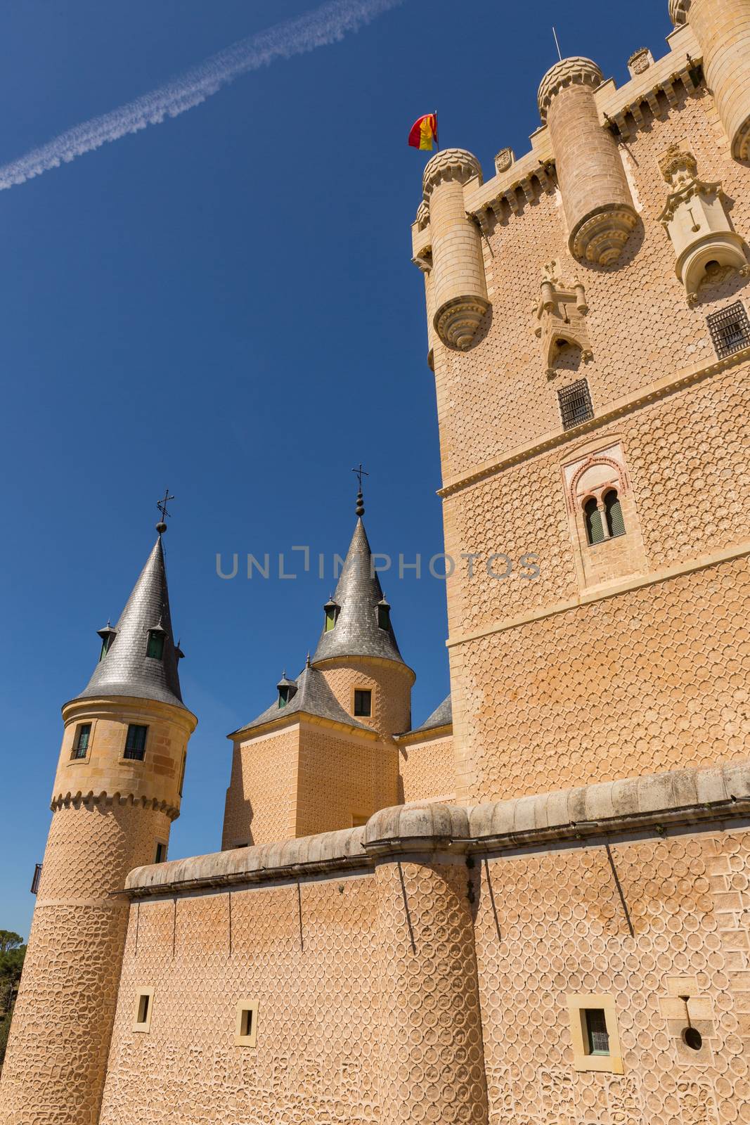 Alcazar castle of Segovia by zittto