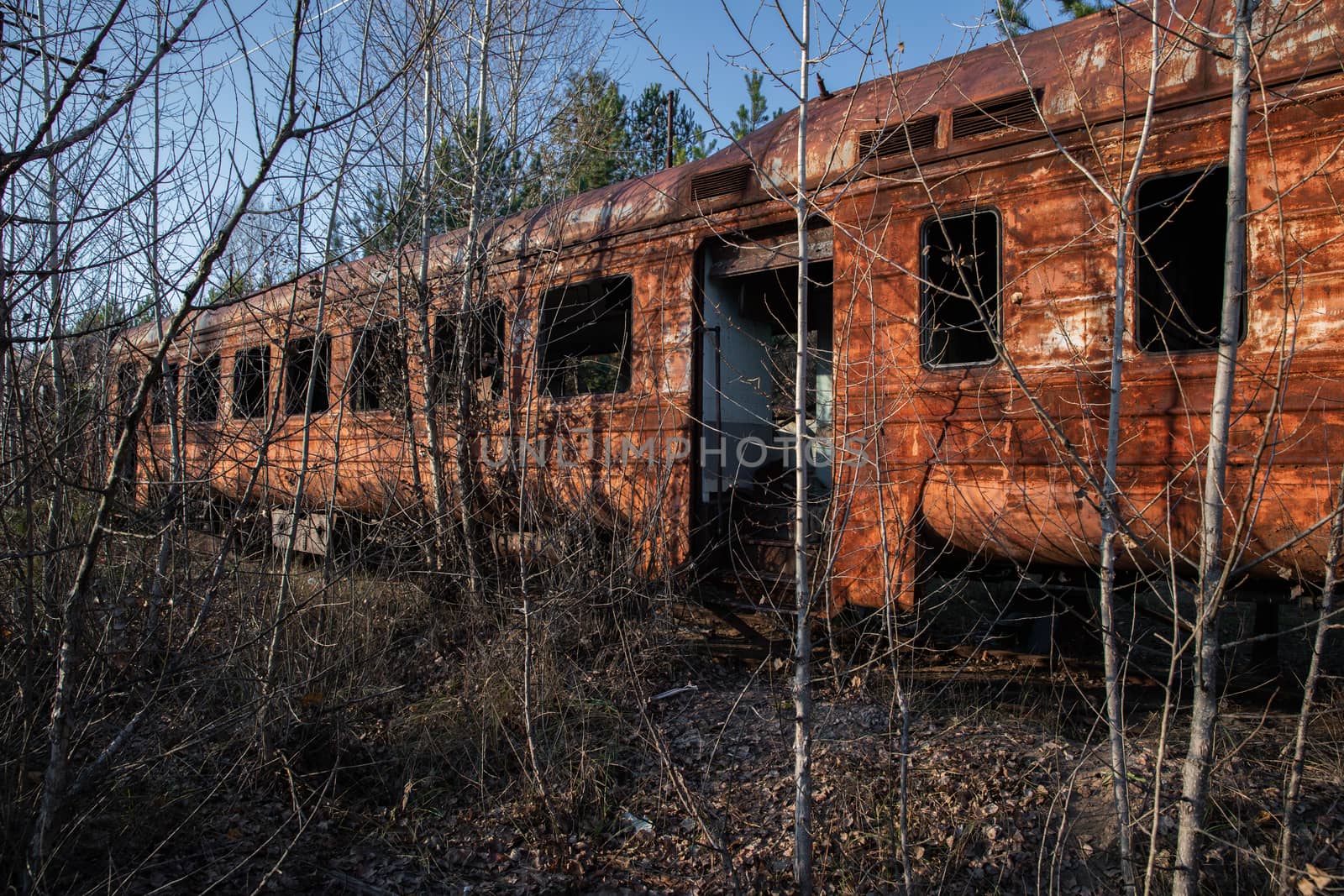 Abandoned train left outside by svedoliver