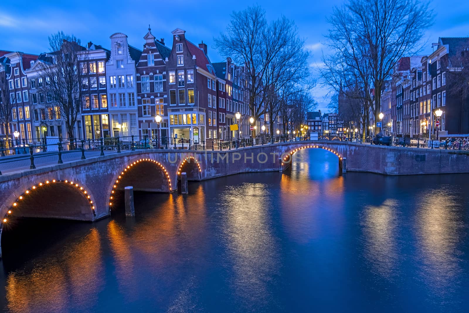 City scenic from Amsterdam at the Keizersgracht in the Netherlan by devy