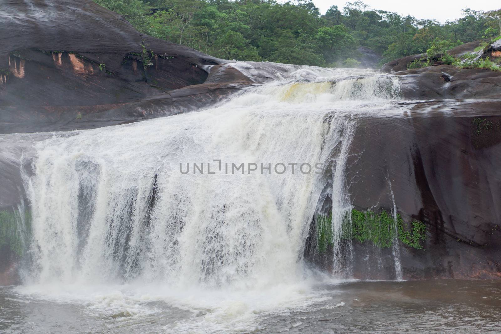 Tham Phra Seka Waterfall, Bueng Kan 