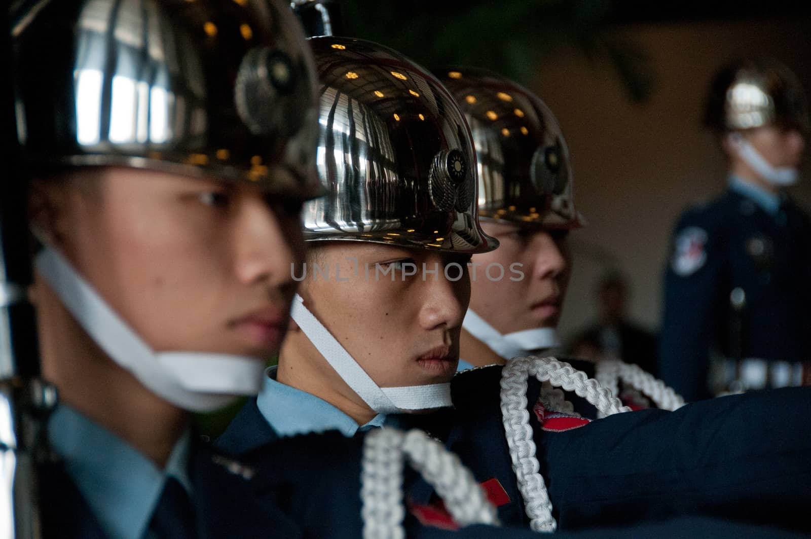 Soldiers at Sun Yat Sen Memorial hall in Taiwan by eyeofpaul