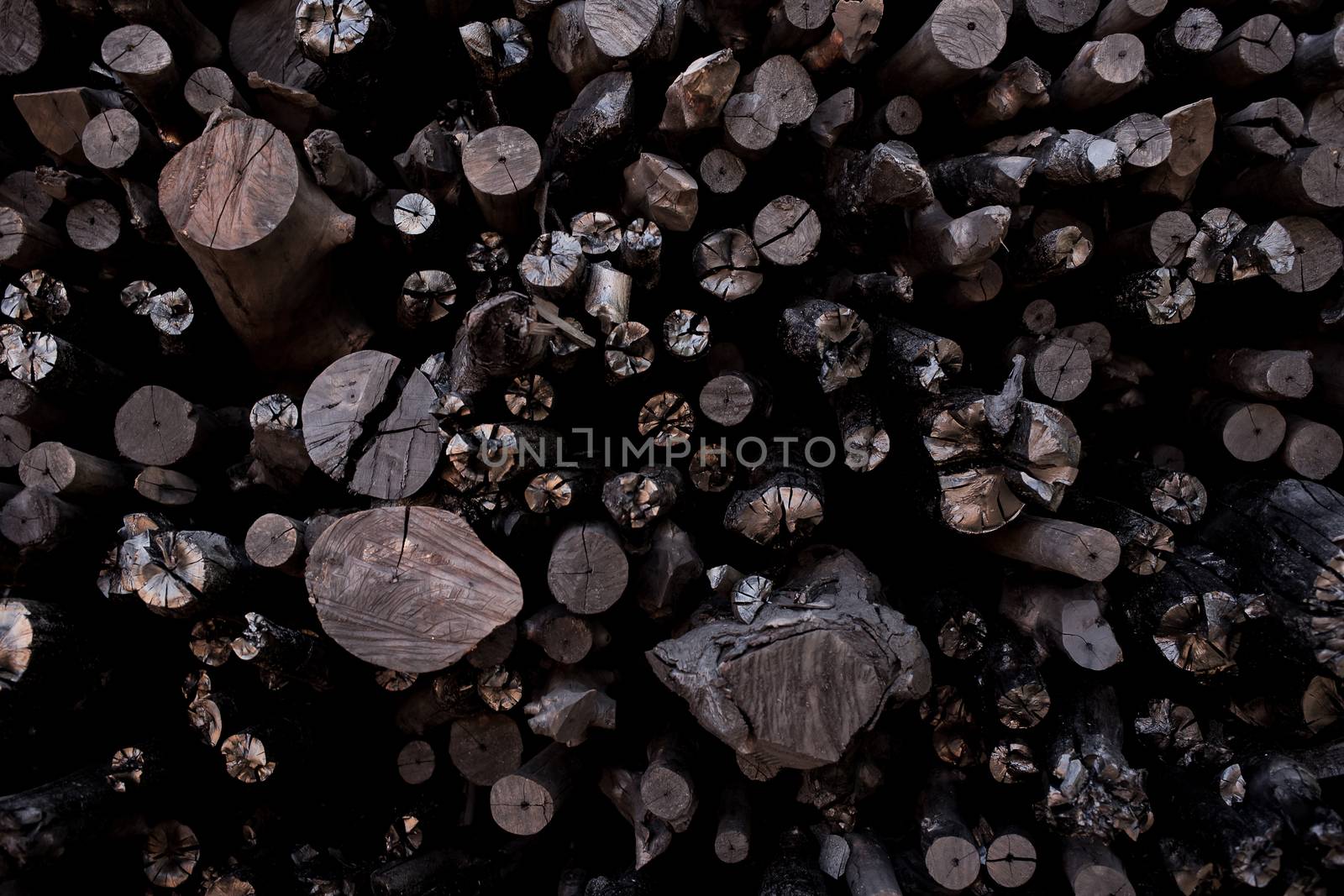 Natural wood charcoal, traditional charcoal or hard wood charcoa by kaiskynet