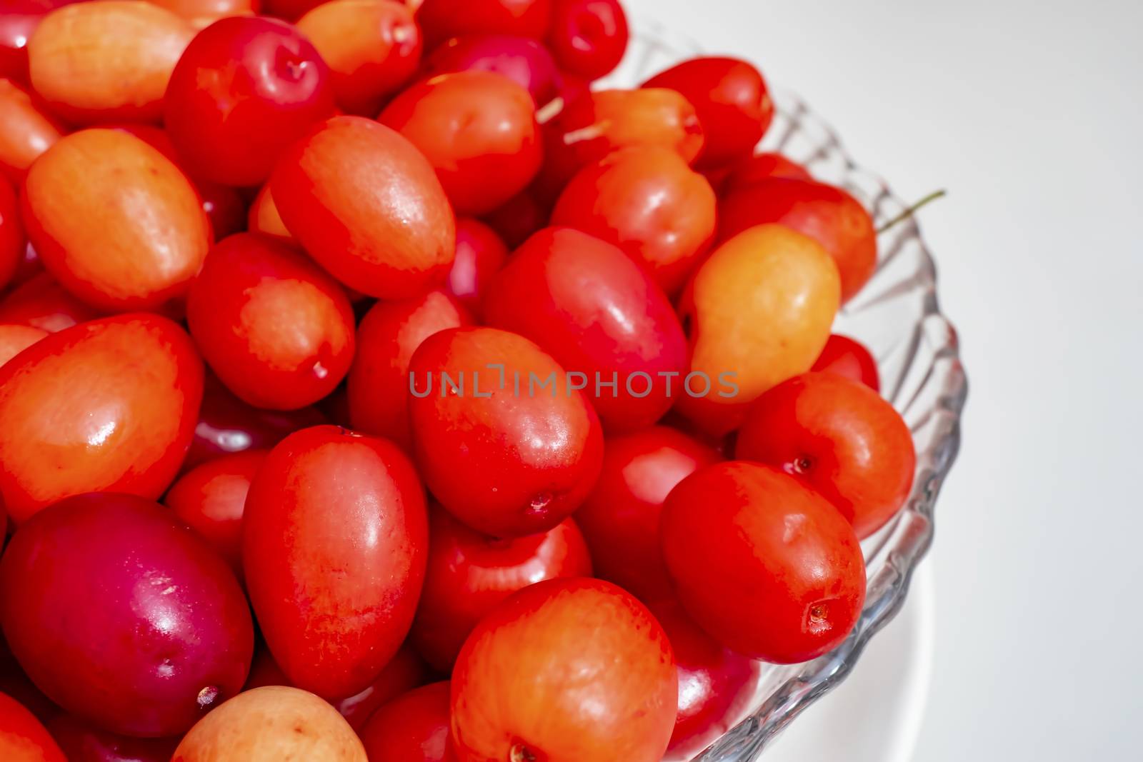 cranberry fruits in decorative plate