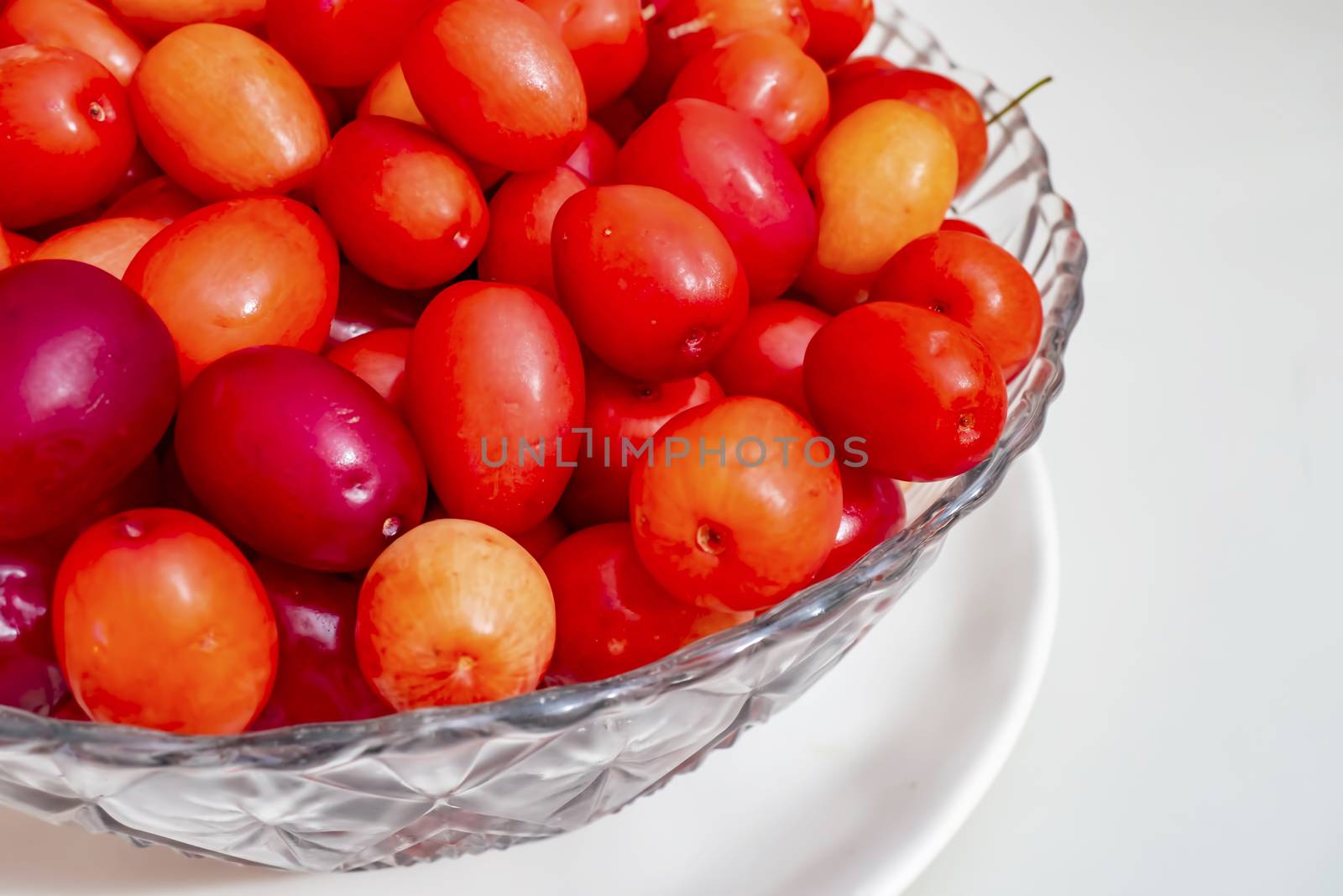 cranberry fruits in decorative plate