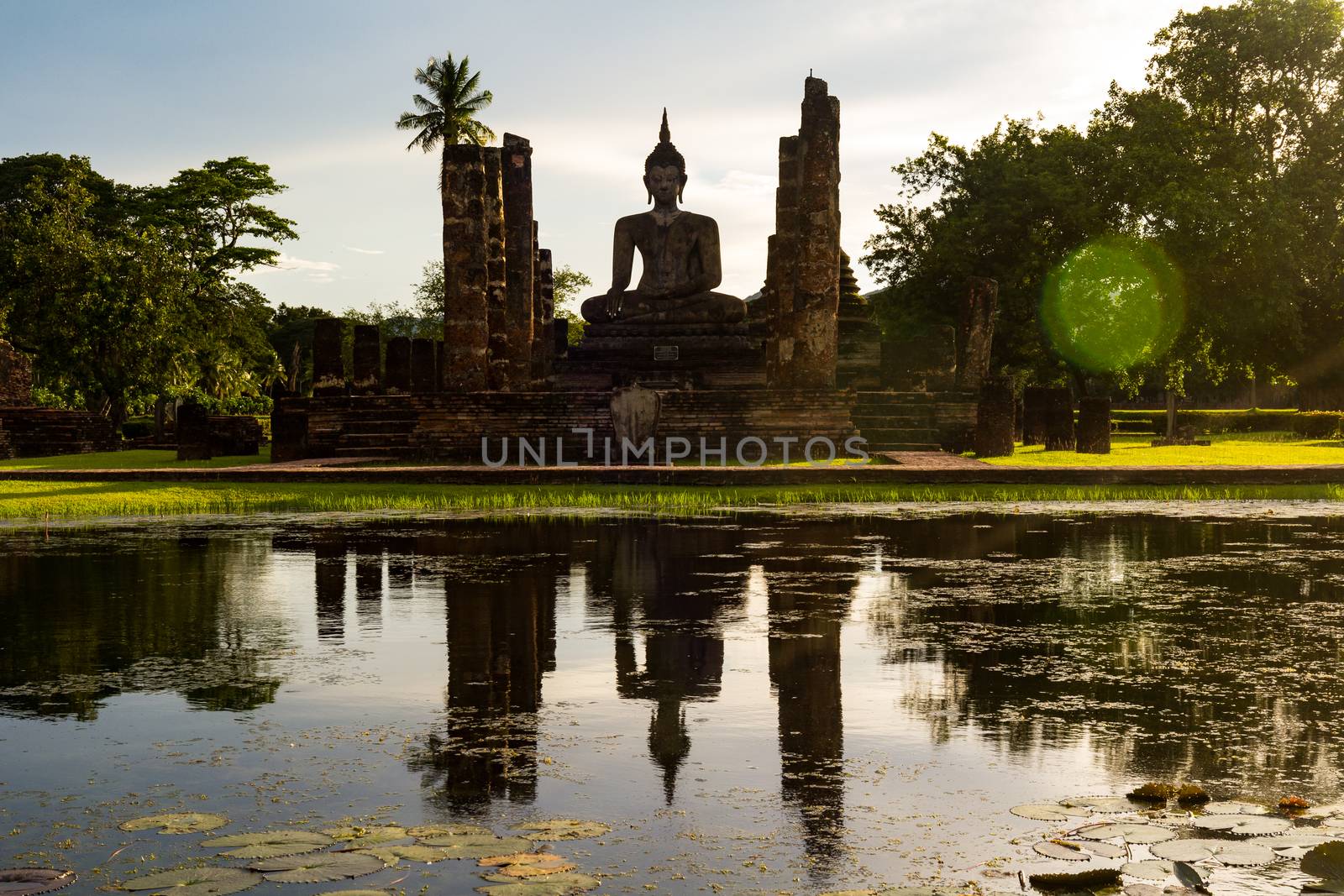 Wat Mahathat is a temple in Sukhothai town since ancient times. And is the temple of Sukhothai Kingdom Wat Mahathat is located in the Sukhothai Historical Park. :SUKHOTHAI,THAILAND-JULY,01,2018