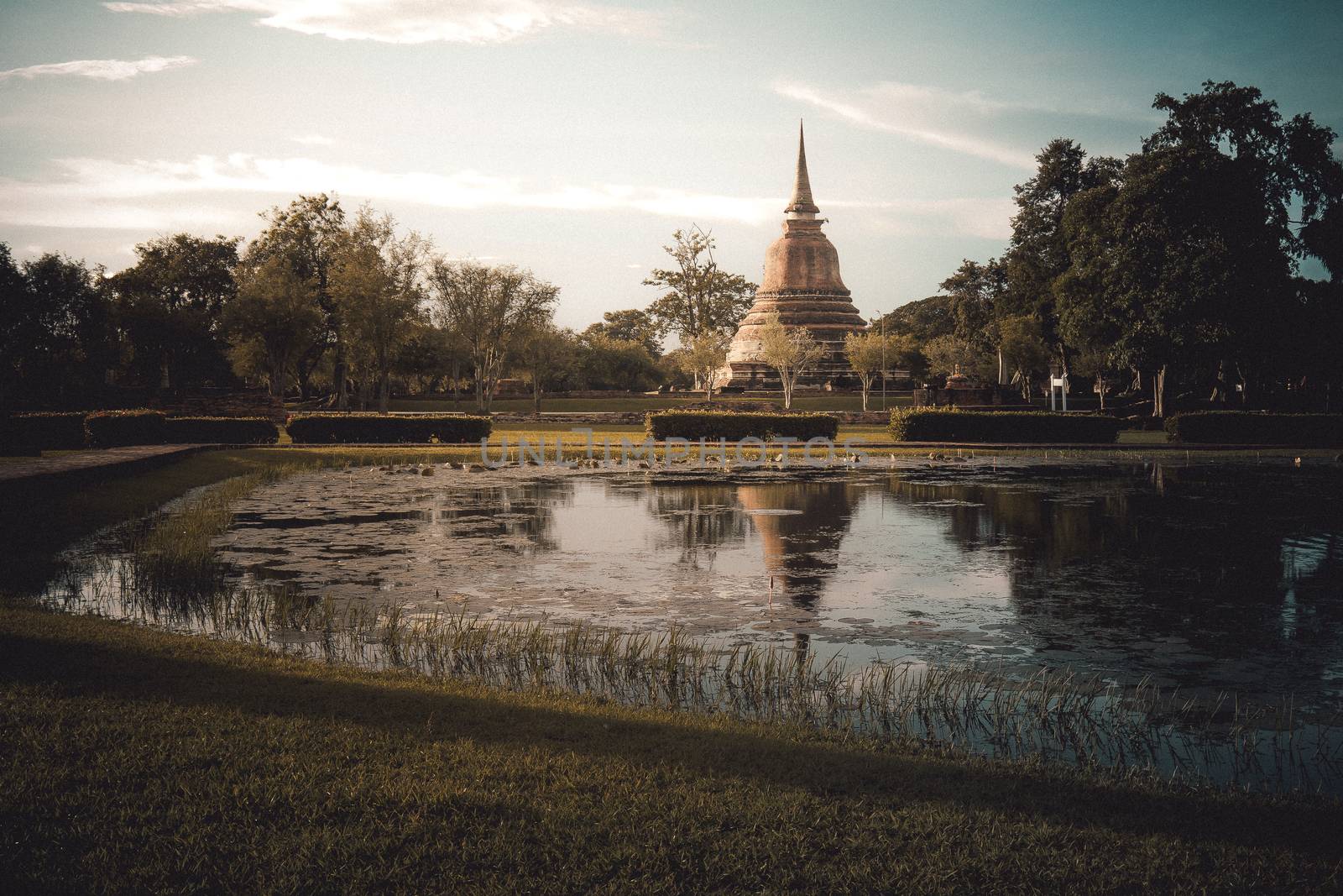 Wat Mahathat is a temple in Sukhothai town since ancient times. And is the temple of Sukhothai Kingdom Wat Mahathat is located in the Sukhothai Historical Park. :SUKHOTHAI,THAILAND-JULY,01,2018