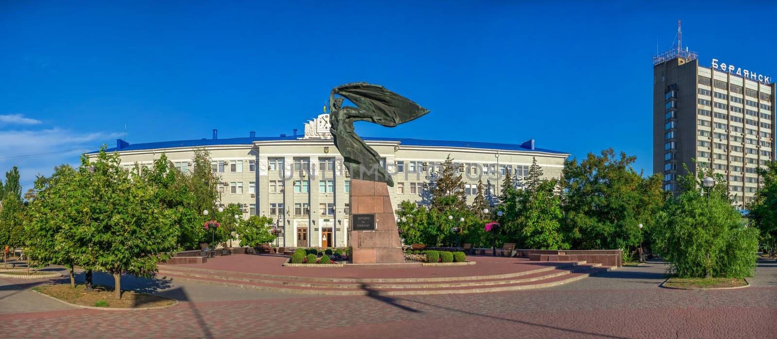 Monument to freedom fighters in Berdyansk, Ukraine by Multipedia