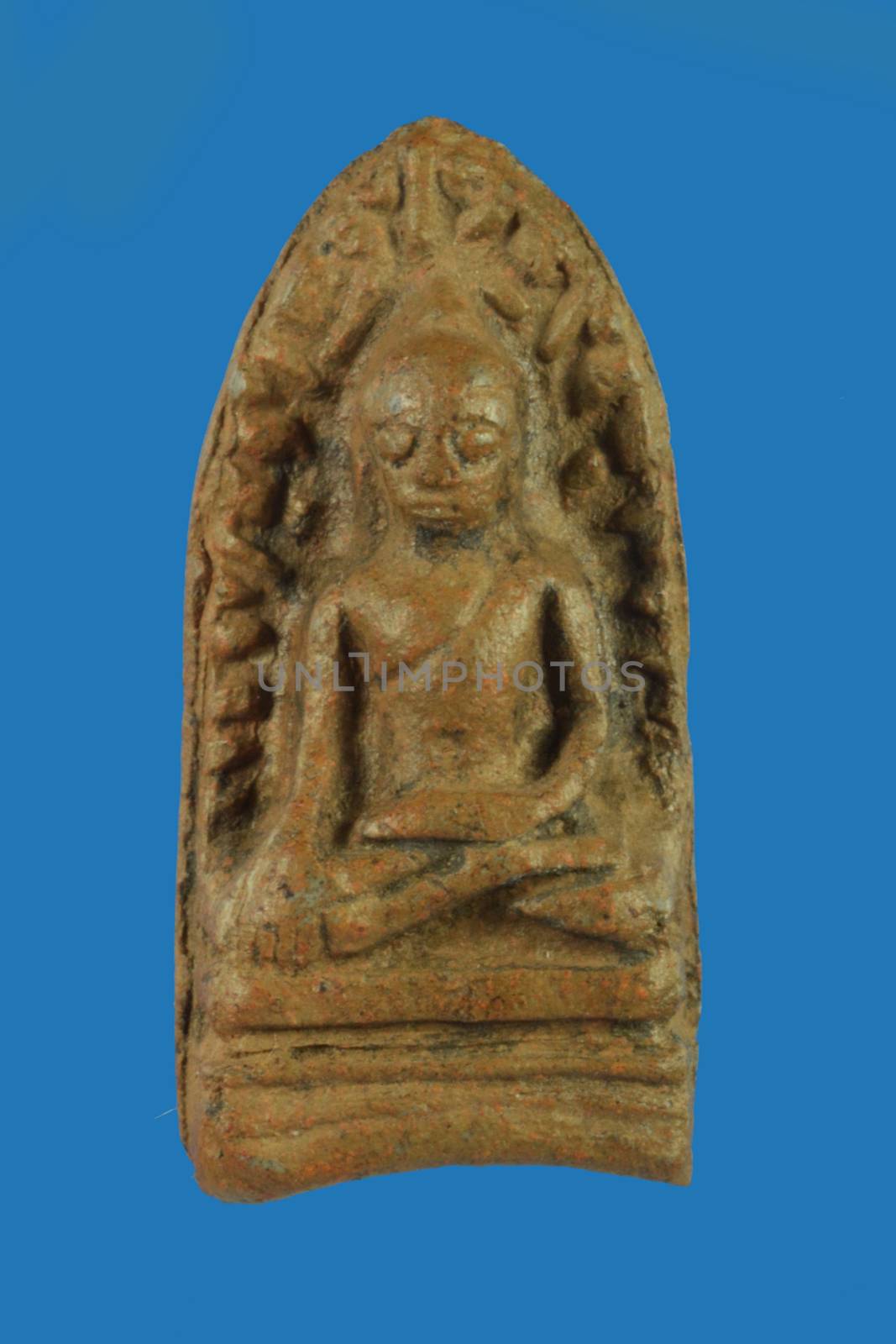 Phra Rod is the oldest amulet in Thailand, found at Wat Mahawan, Lampoon Province in Northern of Thailand