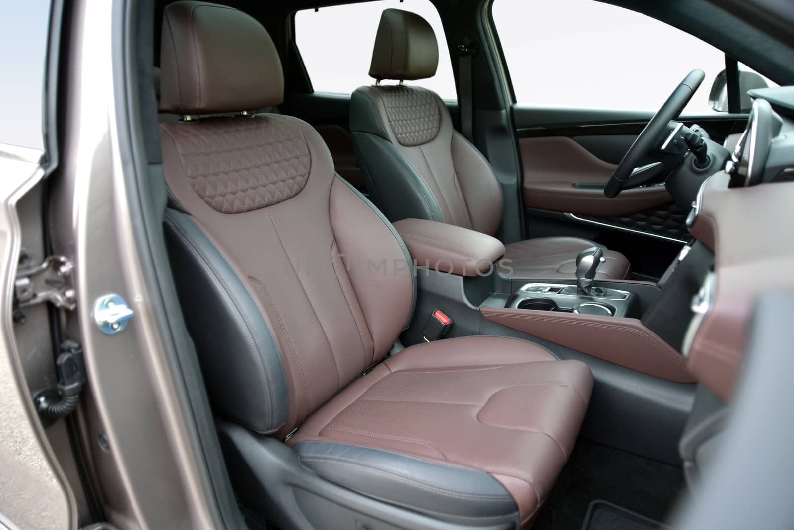 Front seats of a modern SUV by aselsa