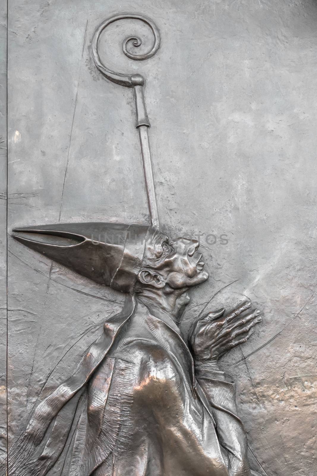 Bas-relief of a pope in prayer by germanopoli