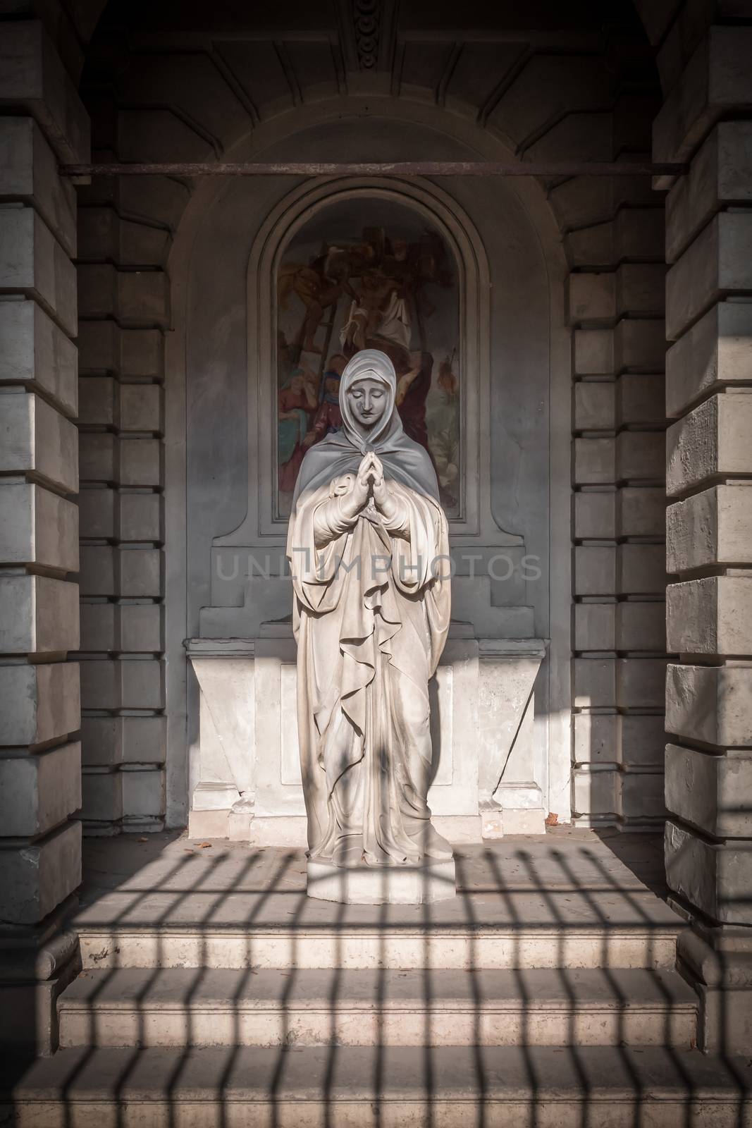 Statue of Virgin Mary by germanopoli