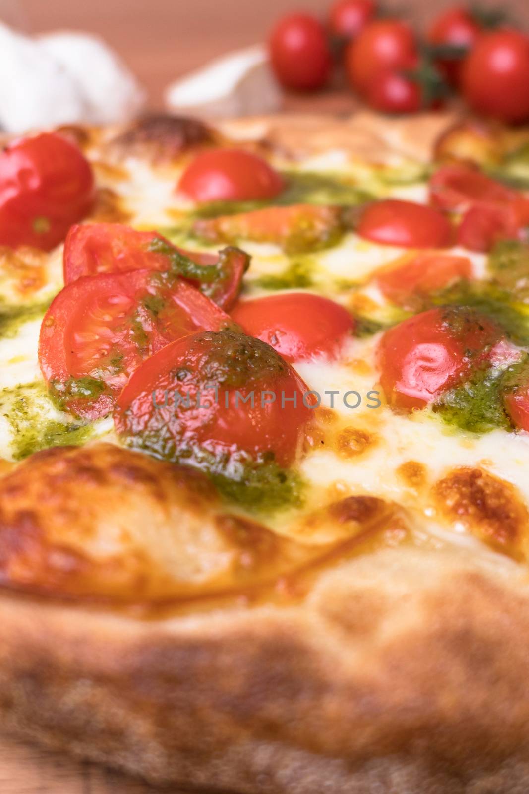 Pinsa romana, original recipe. Ancestor of the well-known pizza. Its main characteristic is due to a mix of flour, presence of mother yeast, absence of animal fat and use of a limited amount of oil. Finally the long rising (minimum 24 hours).