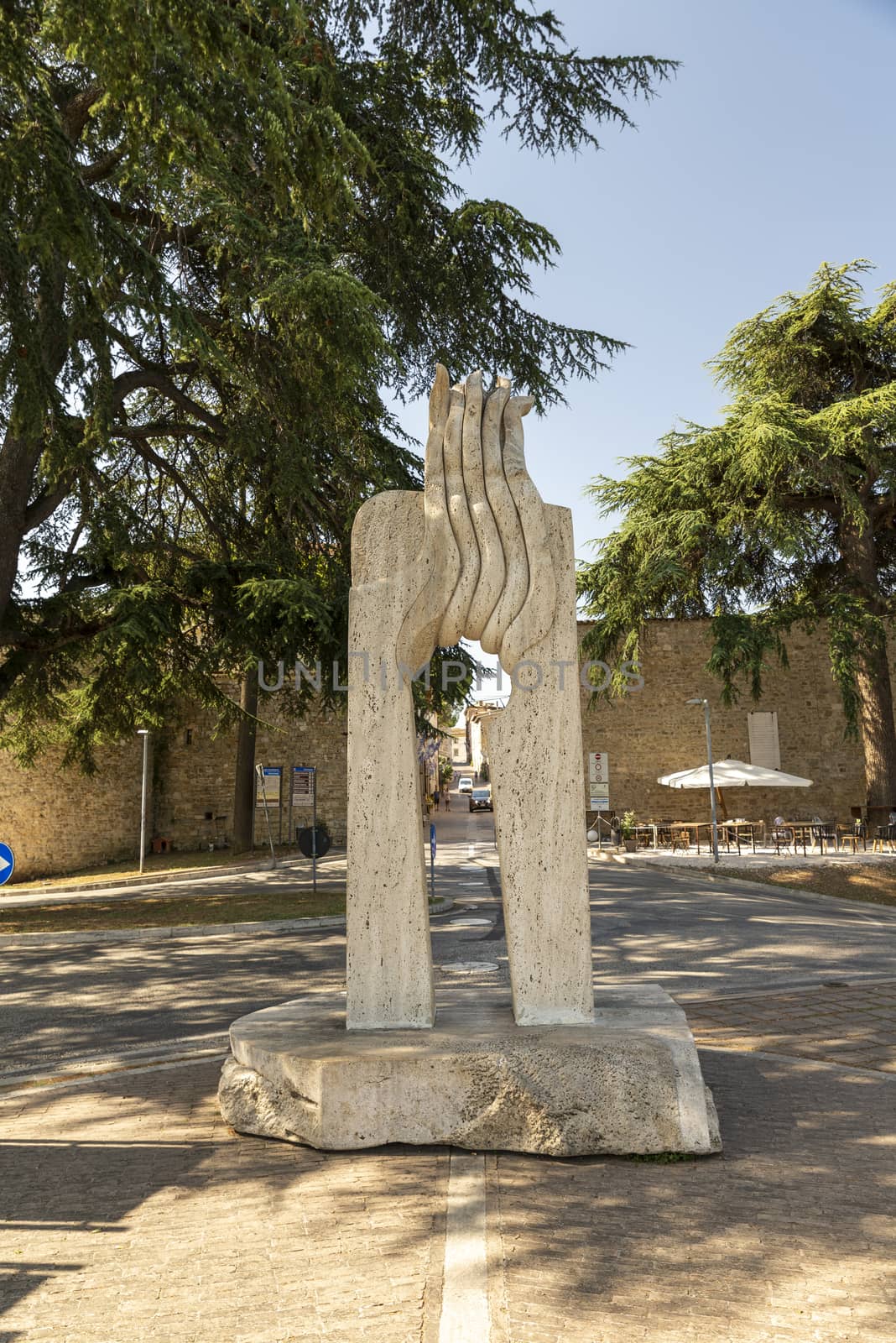 Monument outside the Rocca gate in Montefalco by carfedeph