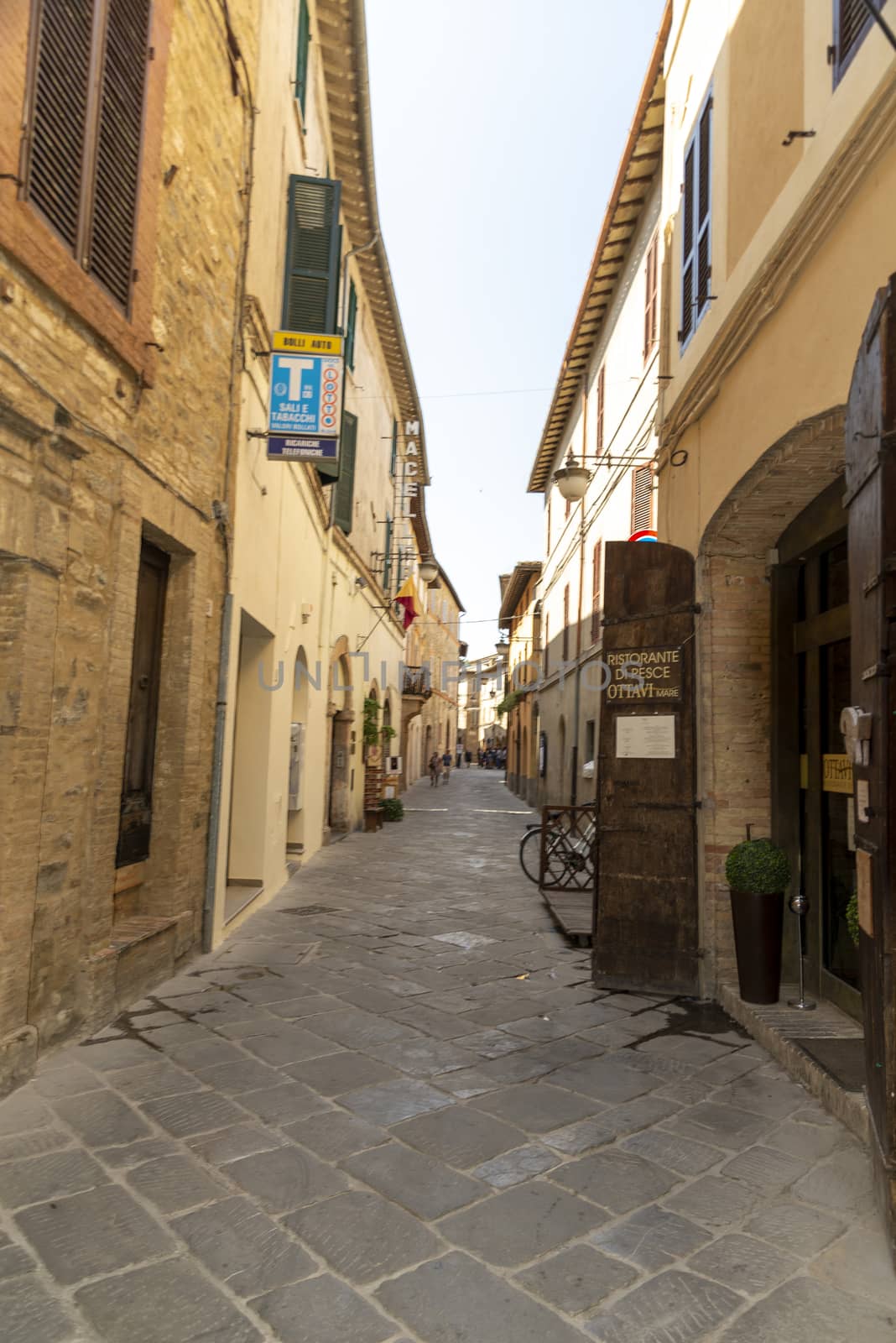 Architecture of streets and squares in the town of Bevagna by carfedeph