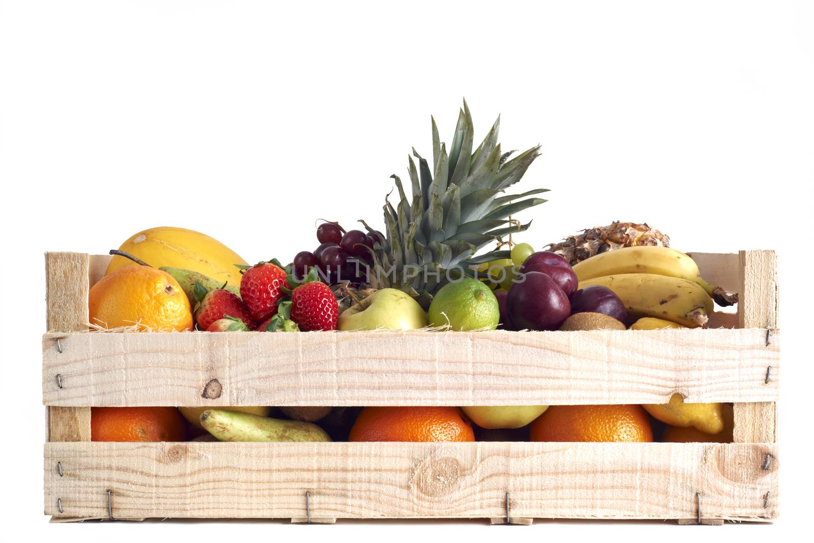 Fruit in wooden box by gemphotography