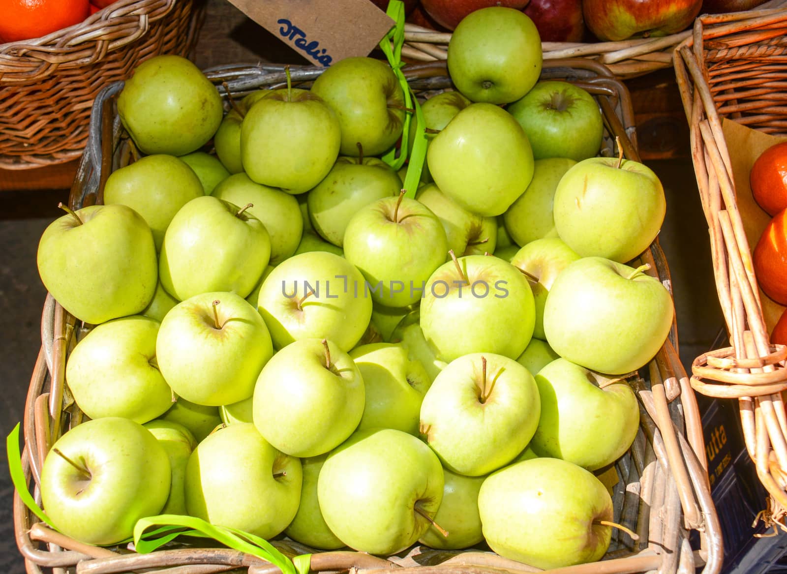 original italian apples just picked for sale