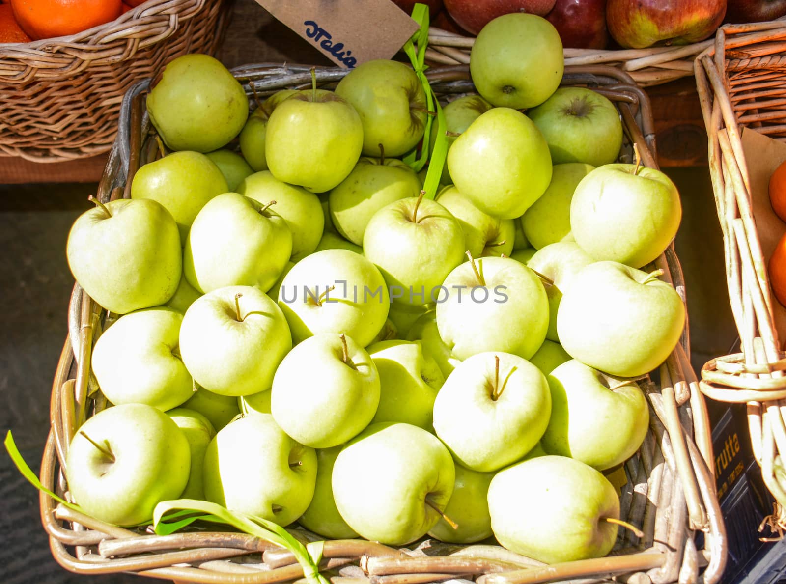 original italian apples just picked for sale