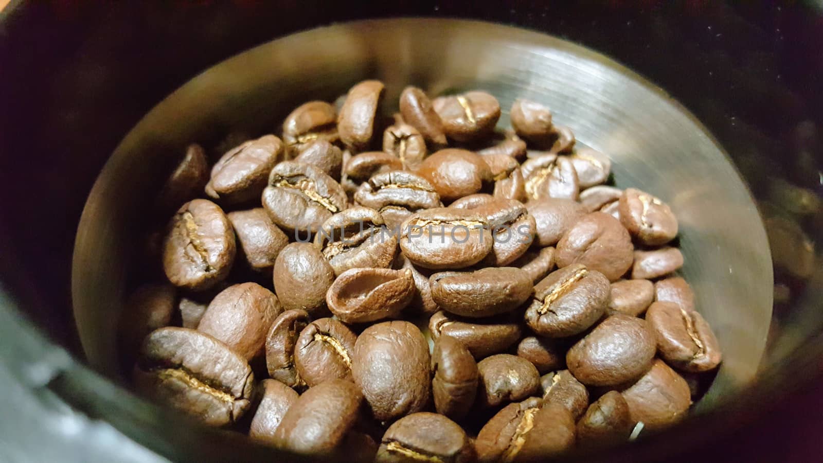 Dark rosted coffee bean background