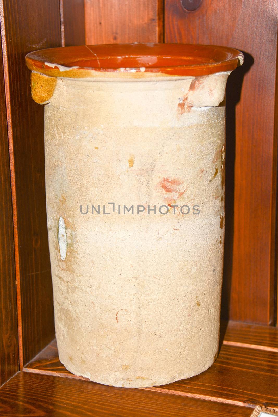 ancient kitchen containers for food