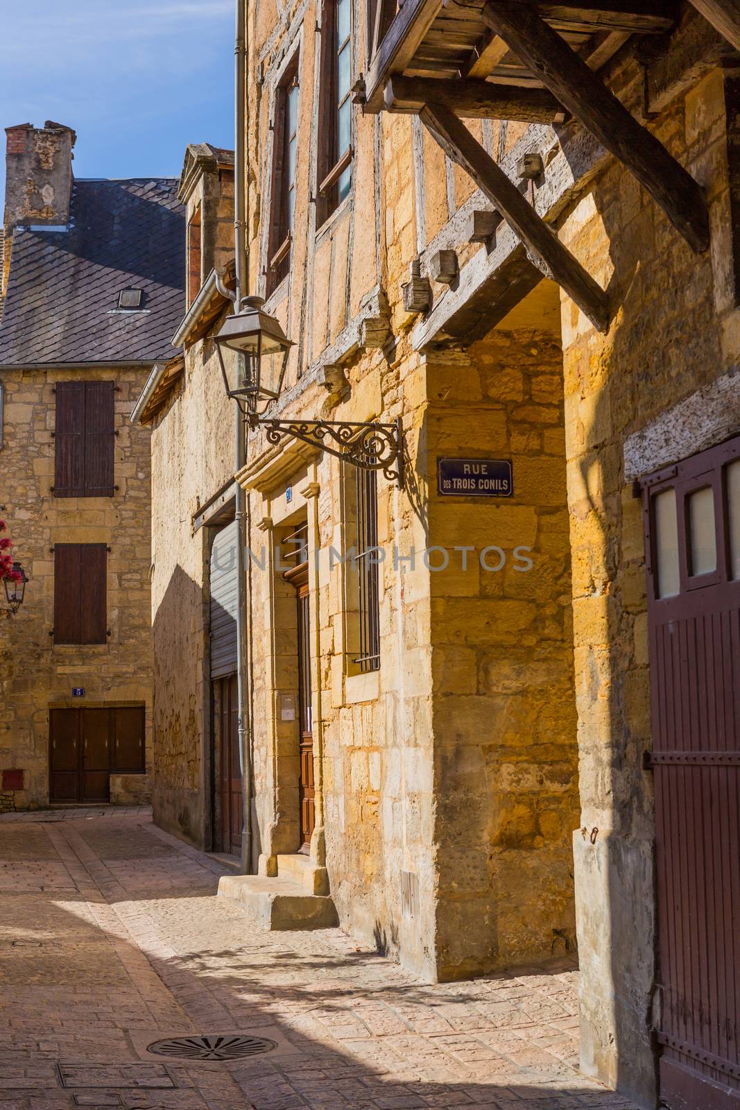 town of Sarlat-la-Caneda by zittto