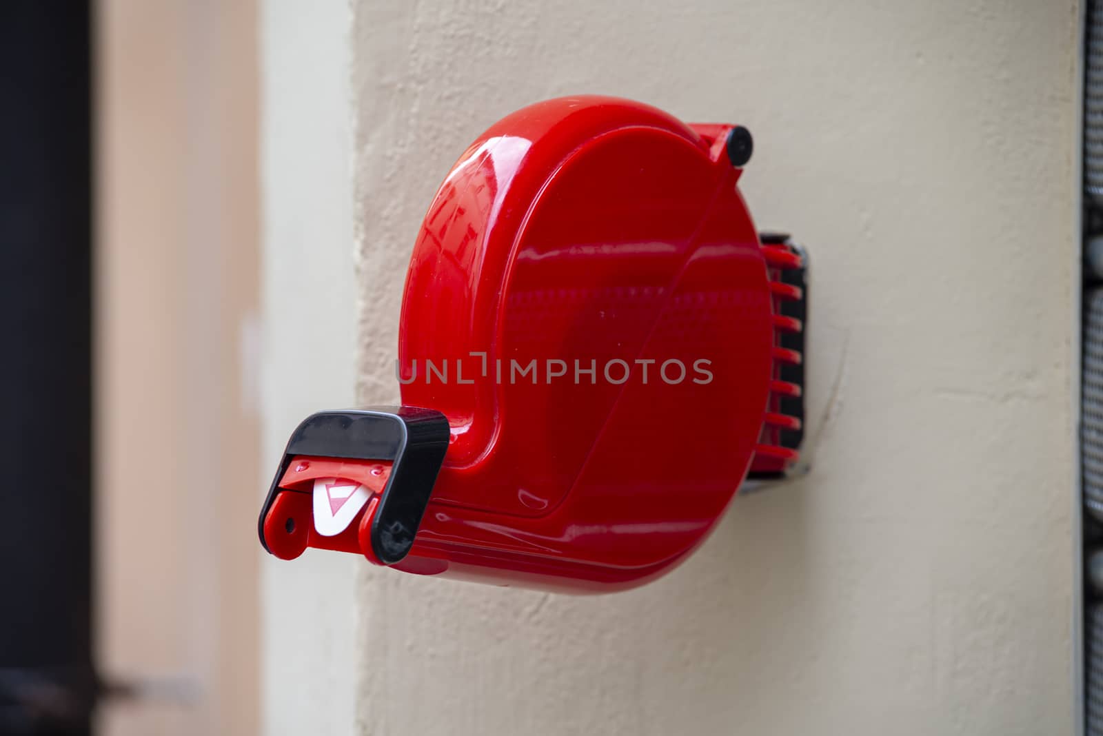 red color eliminator for shop fixed to the wall with joint