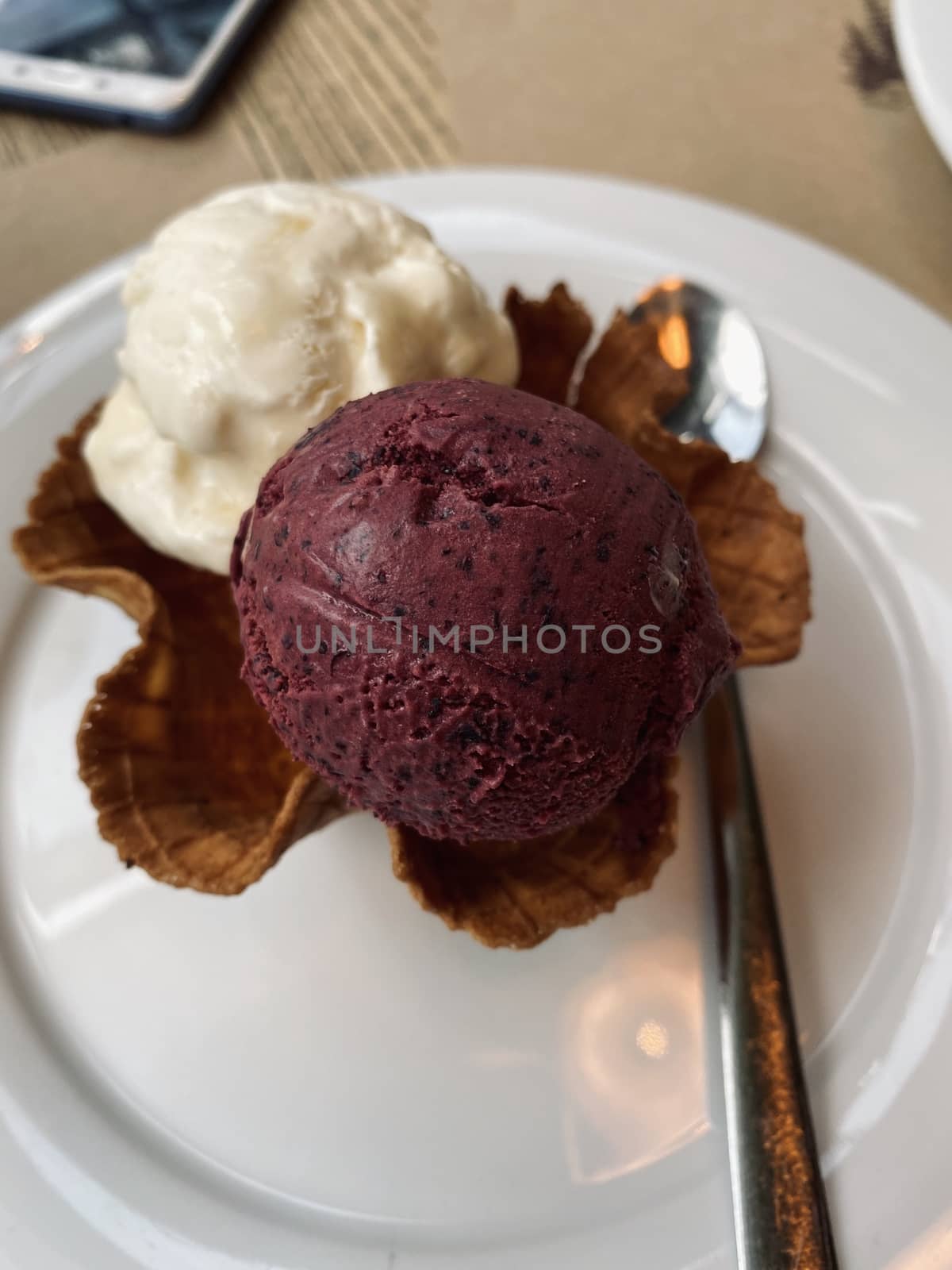 ice cream with chocolate sauce