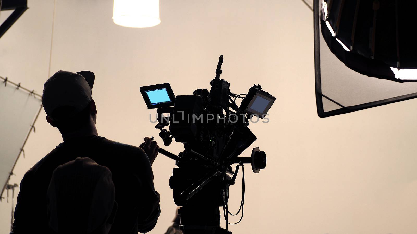 Behind the scene of tv movie video film shooting. by gnepphoto