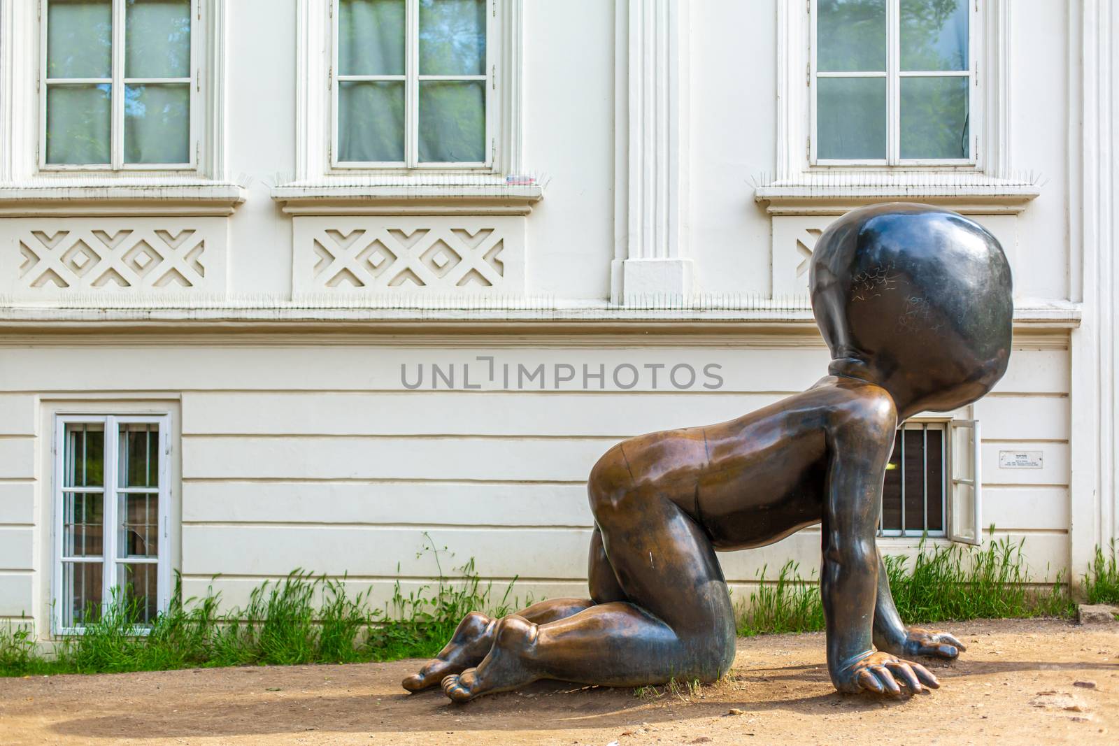 Statue The Crawling Baby, Kinky weird art in Prague by Try_my_best