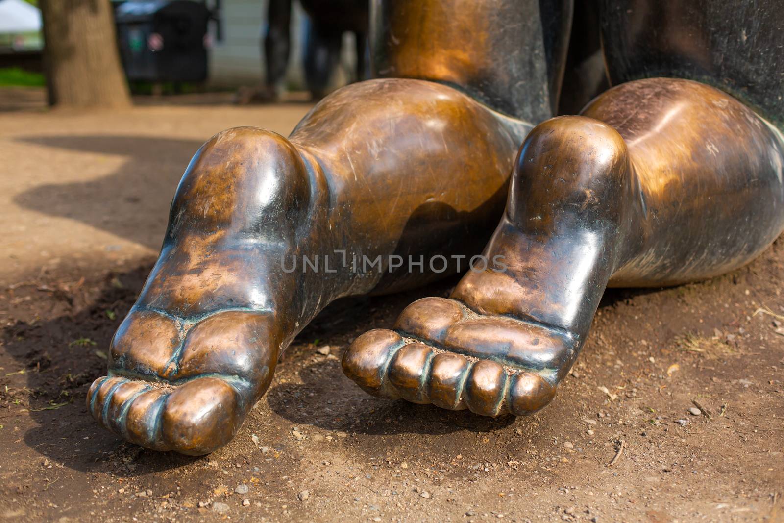 Statue The Crawling Baby, Kinky weird art in Prague.