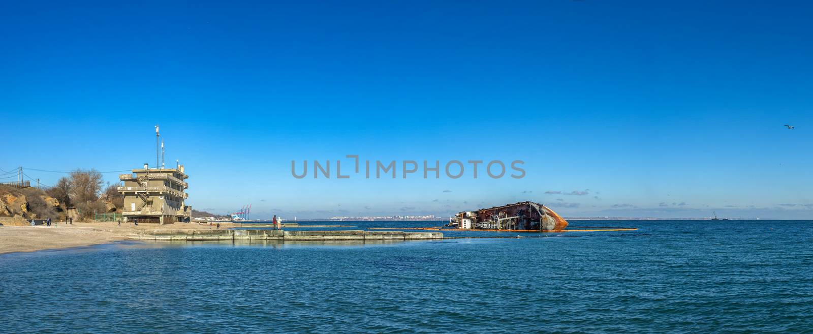 Stranded tanker off the coast of Odessa, Ukraine by Multipedia