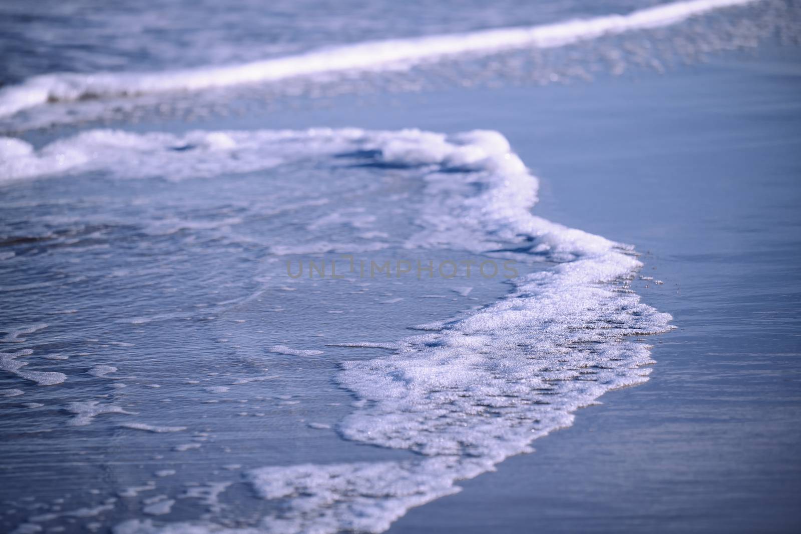 Water and waves in Pacific Ocean by Novic