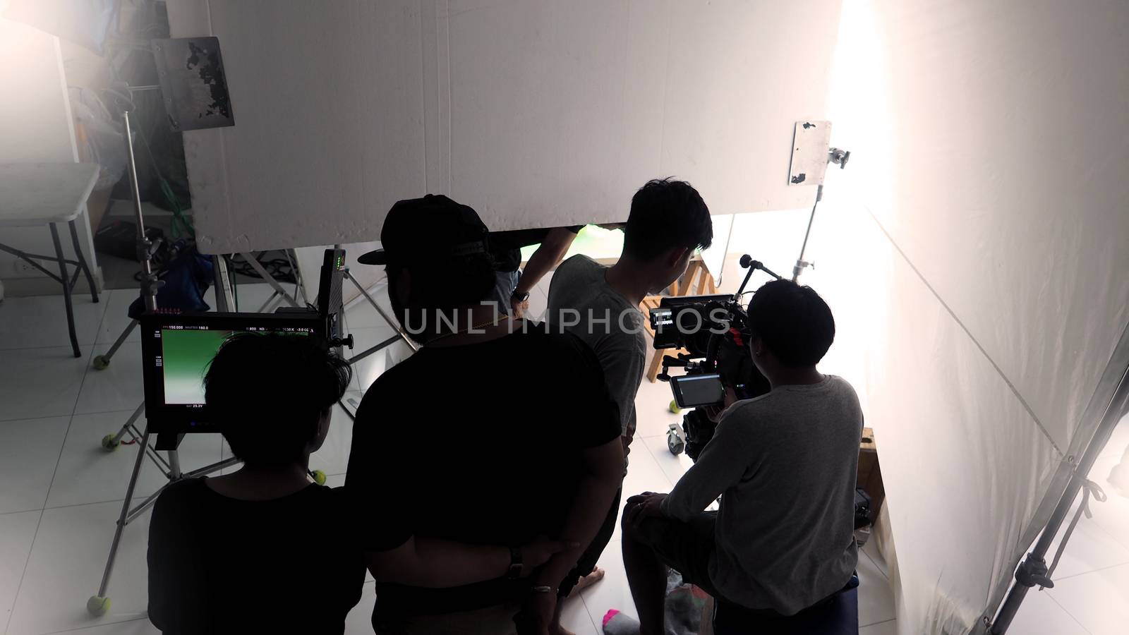 Behind the TV commercial video shooting. by gnepphoto