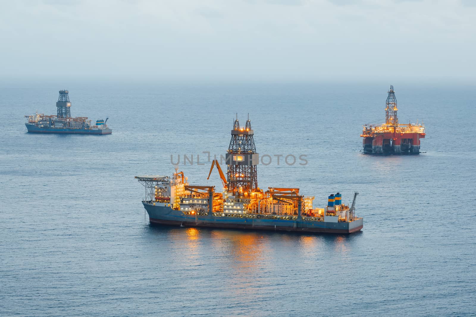 offshore oil platform and gas drillship with illumination by nikkytok