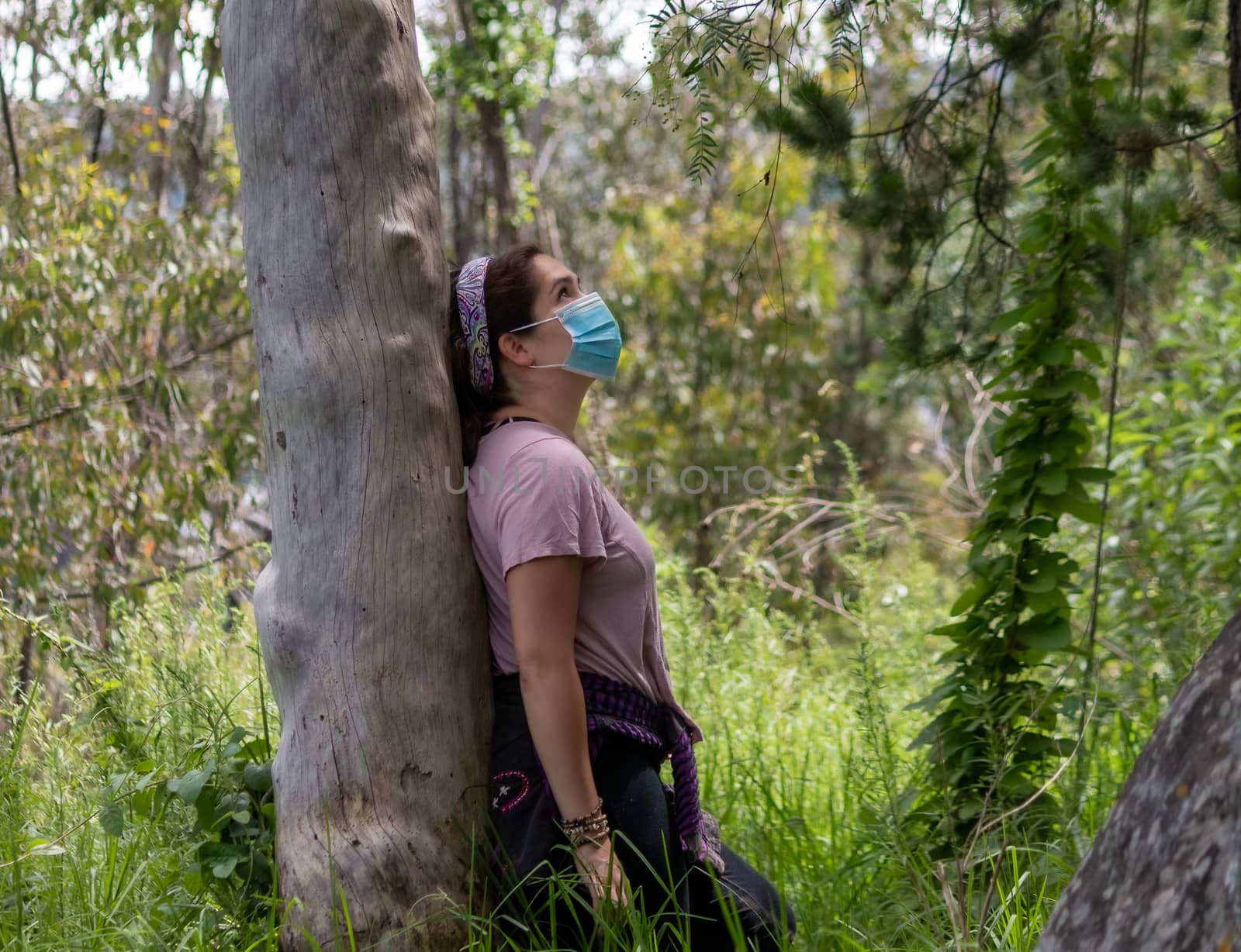 Real woman in the middle of the forest. by leo_de_la_garza