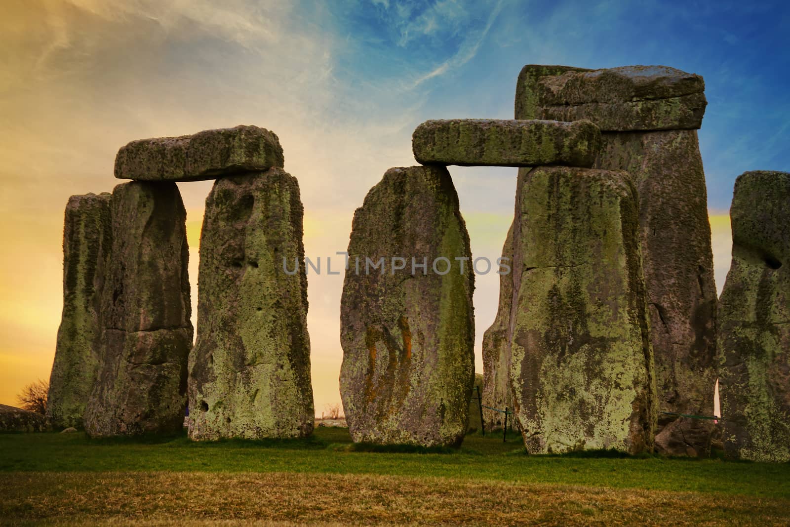 Stonehenge at dusk right after sunset by COffe