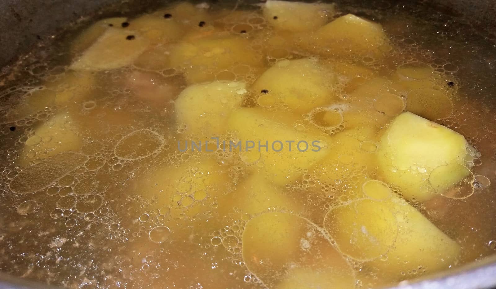 Boiling potatoes we make soup by Mindru